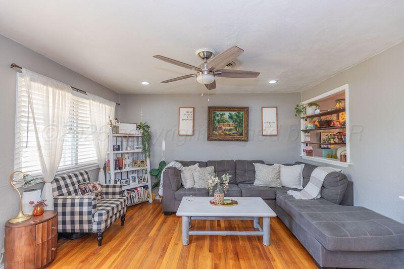 4210 Garland Street Property Photo 5