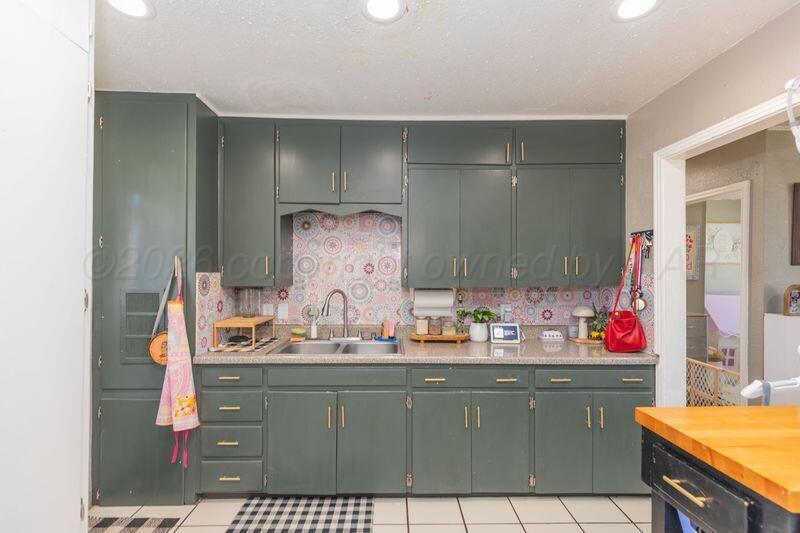 4210 Garland Street Property Photo 6