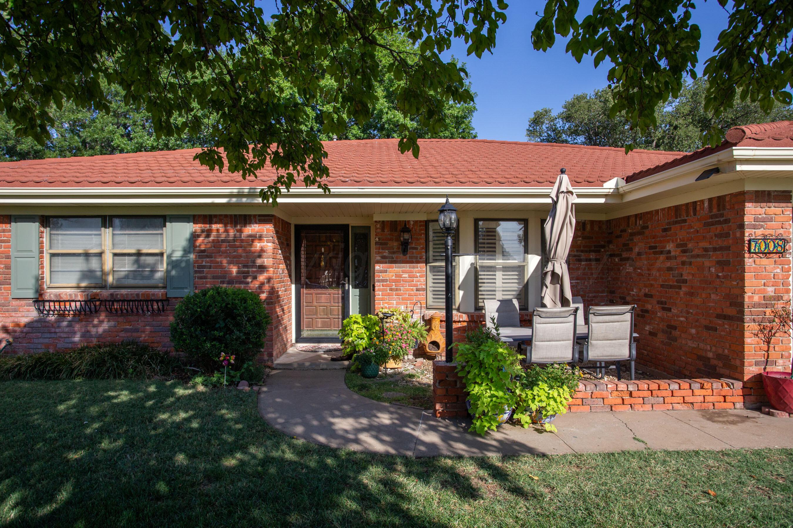 7008 Sunburst Street Property Photo 2