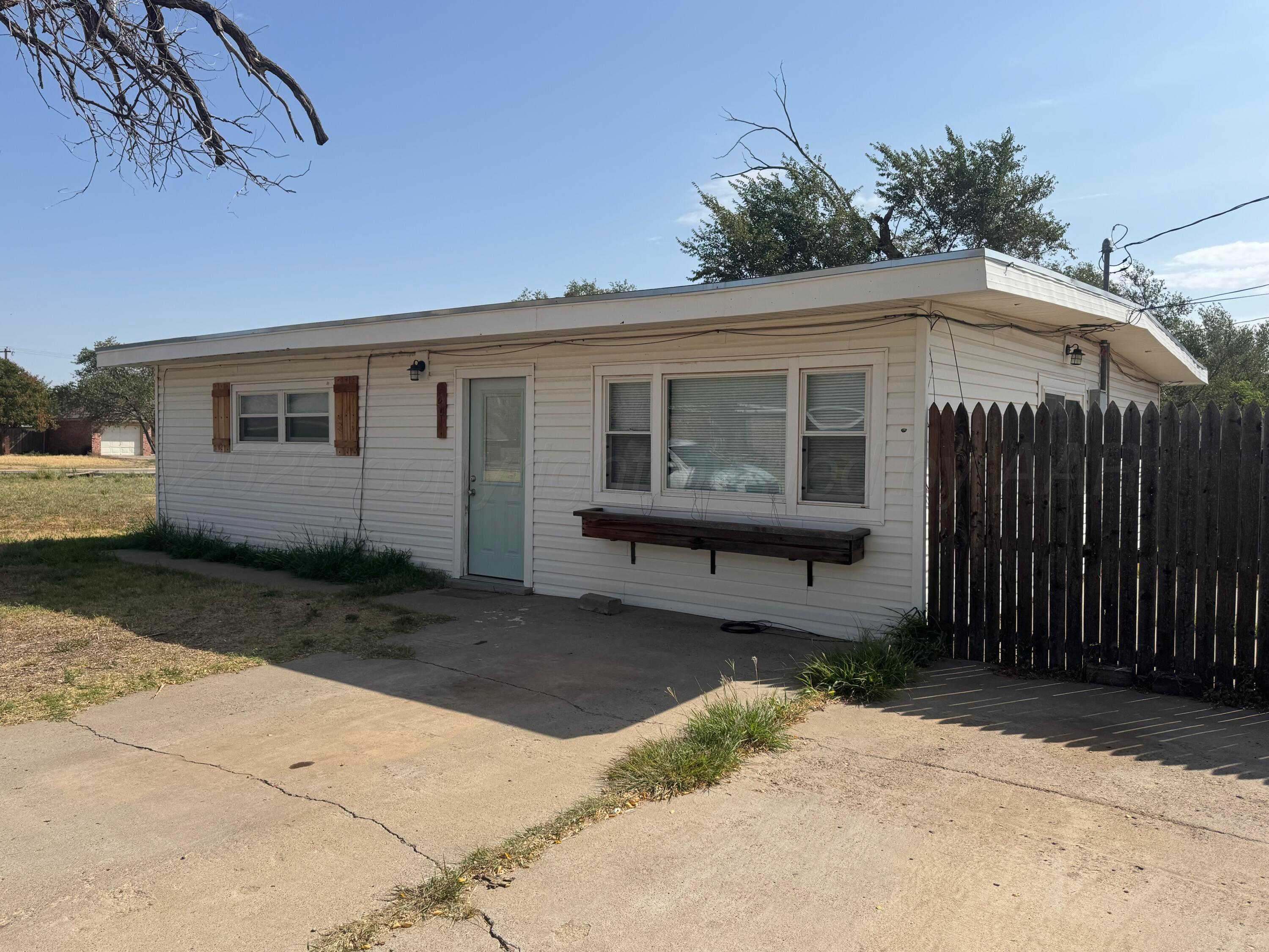 501 5TH Street Property Photo 1