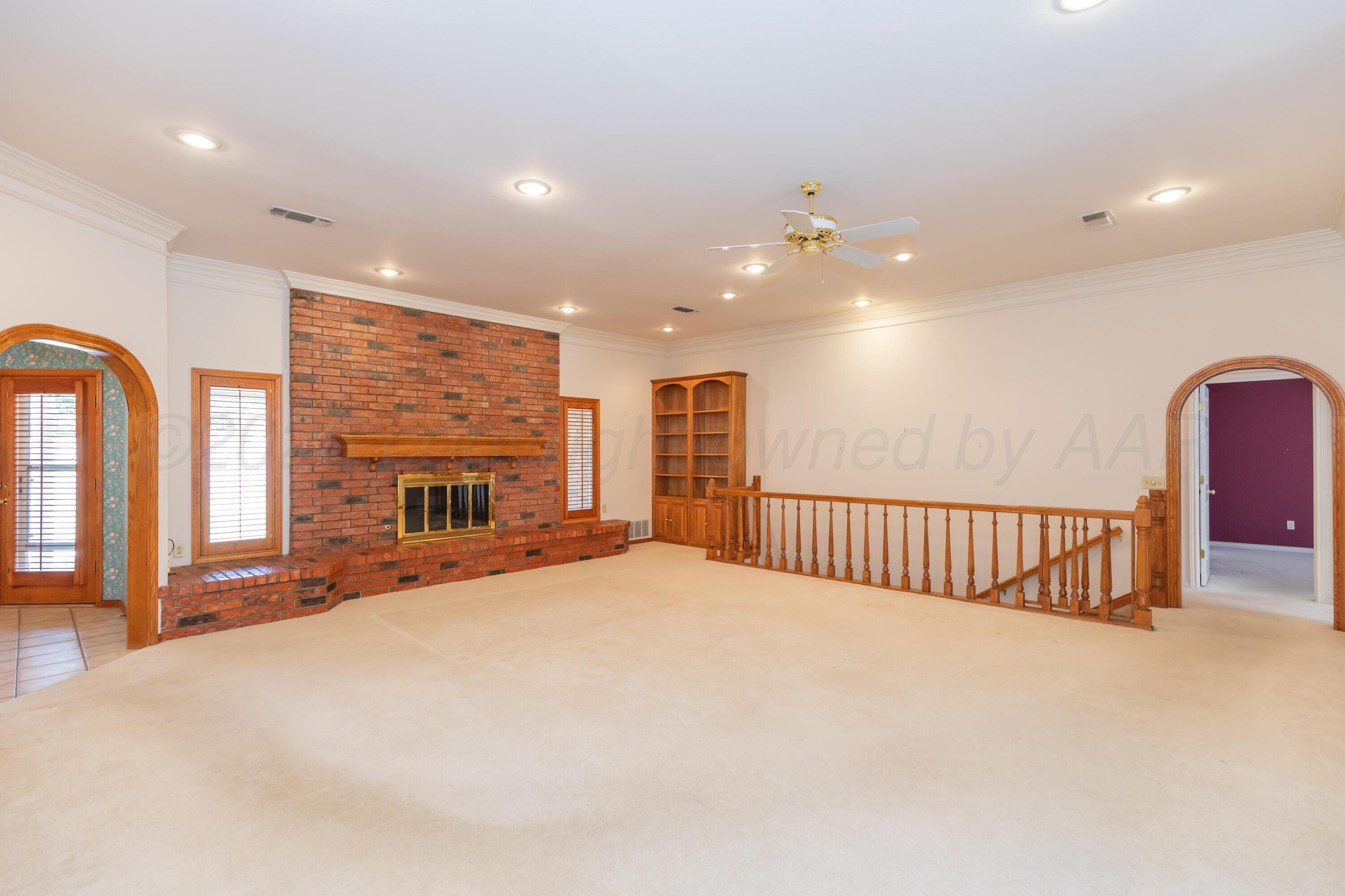 301 Lometa Drive Property Photo 3