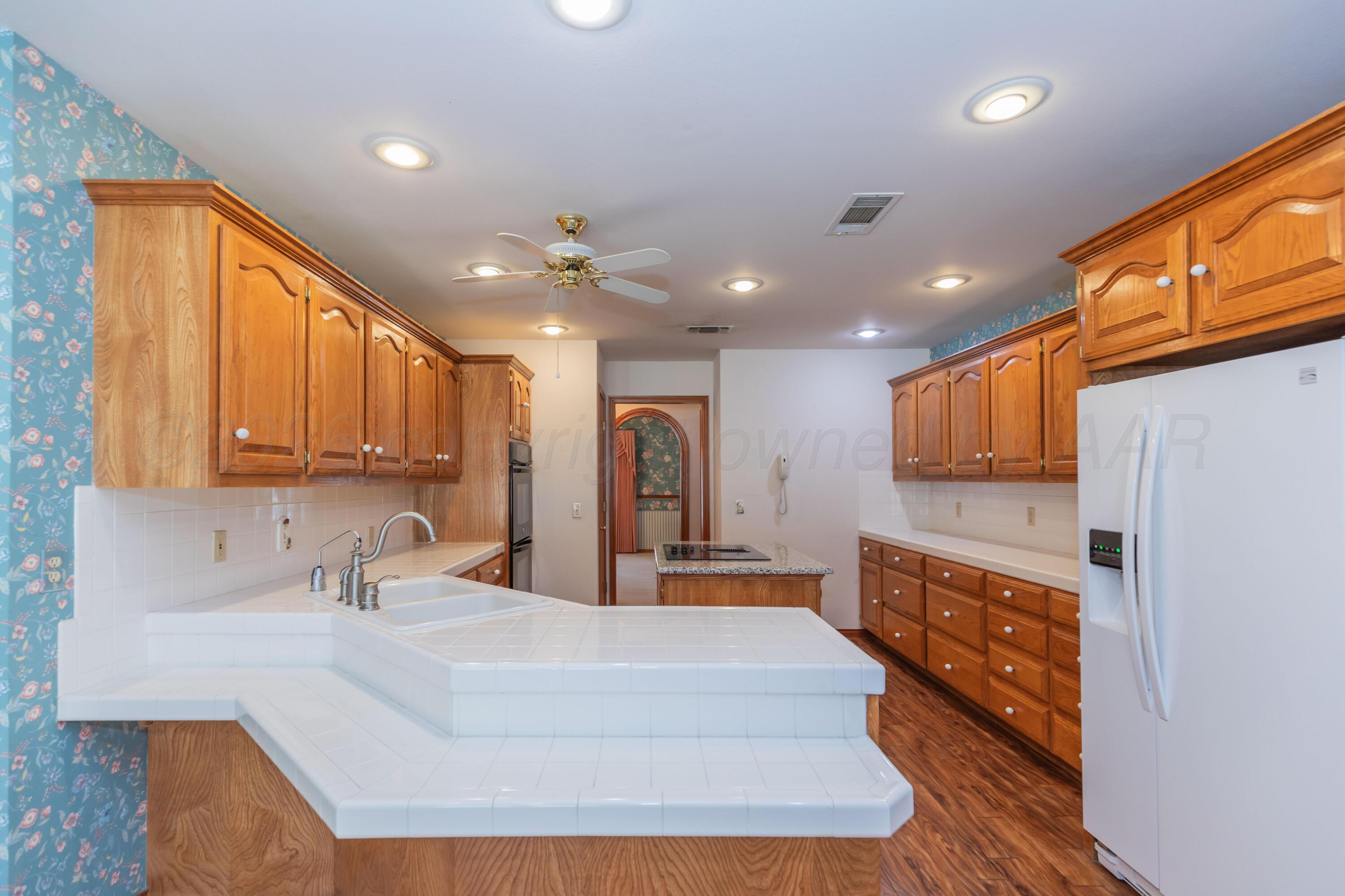301 Lometa Drive Property Photo 6