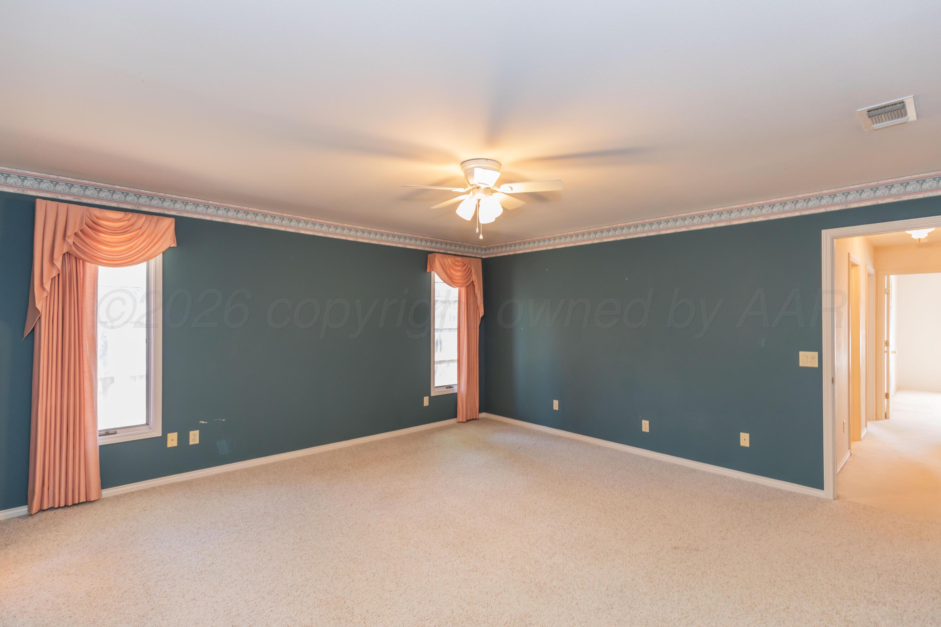 301 Lometa Drive Property Photo 9