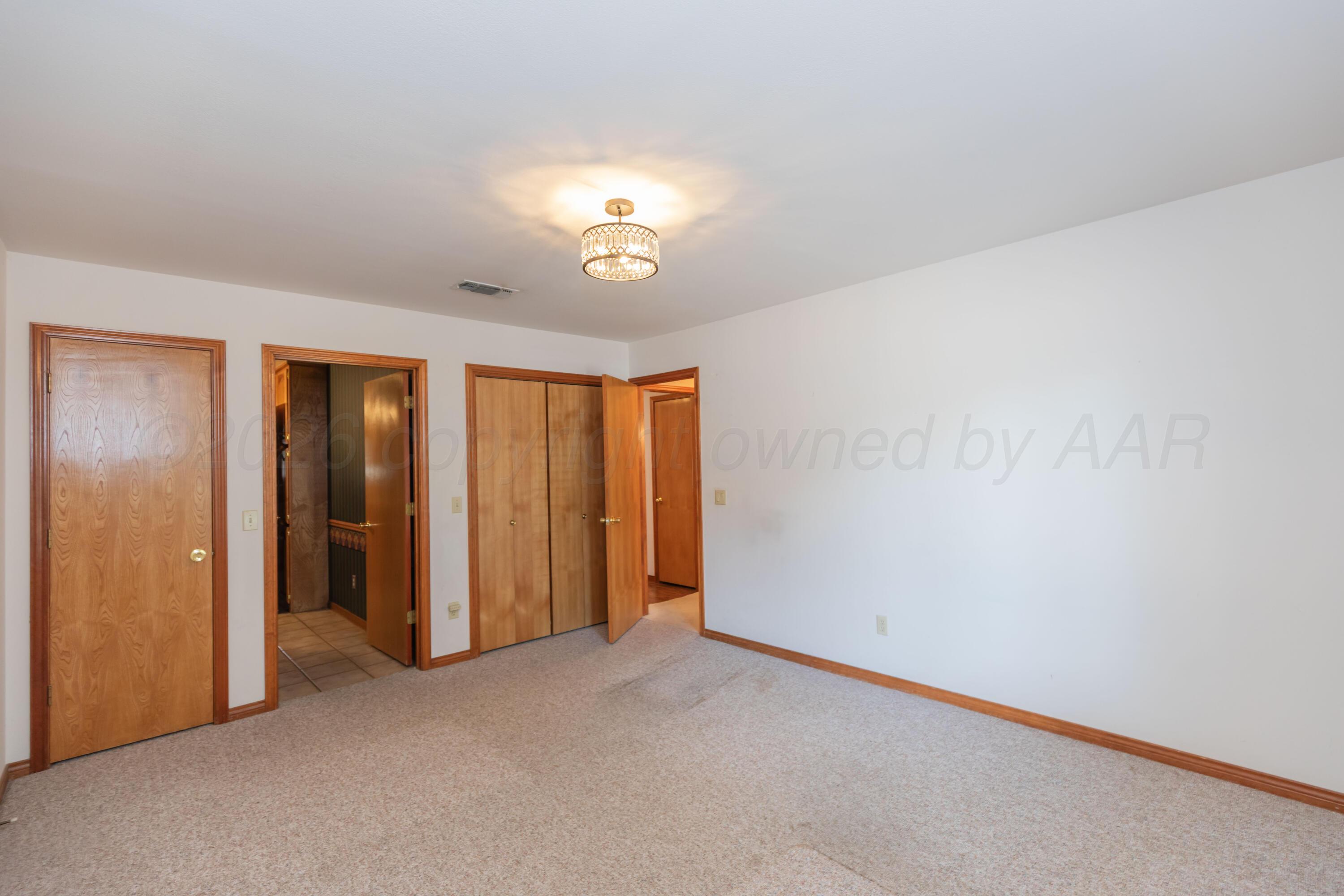 301 Lometa Drive Property Photo 13