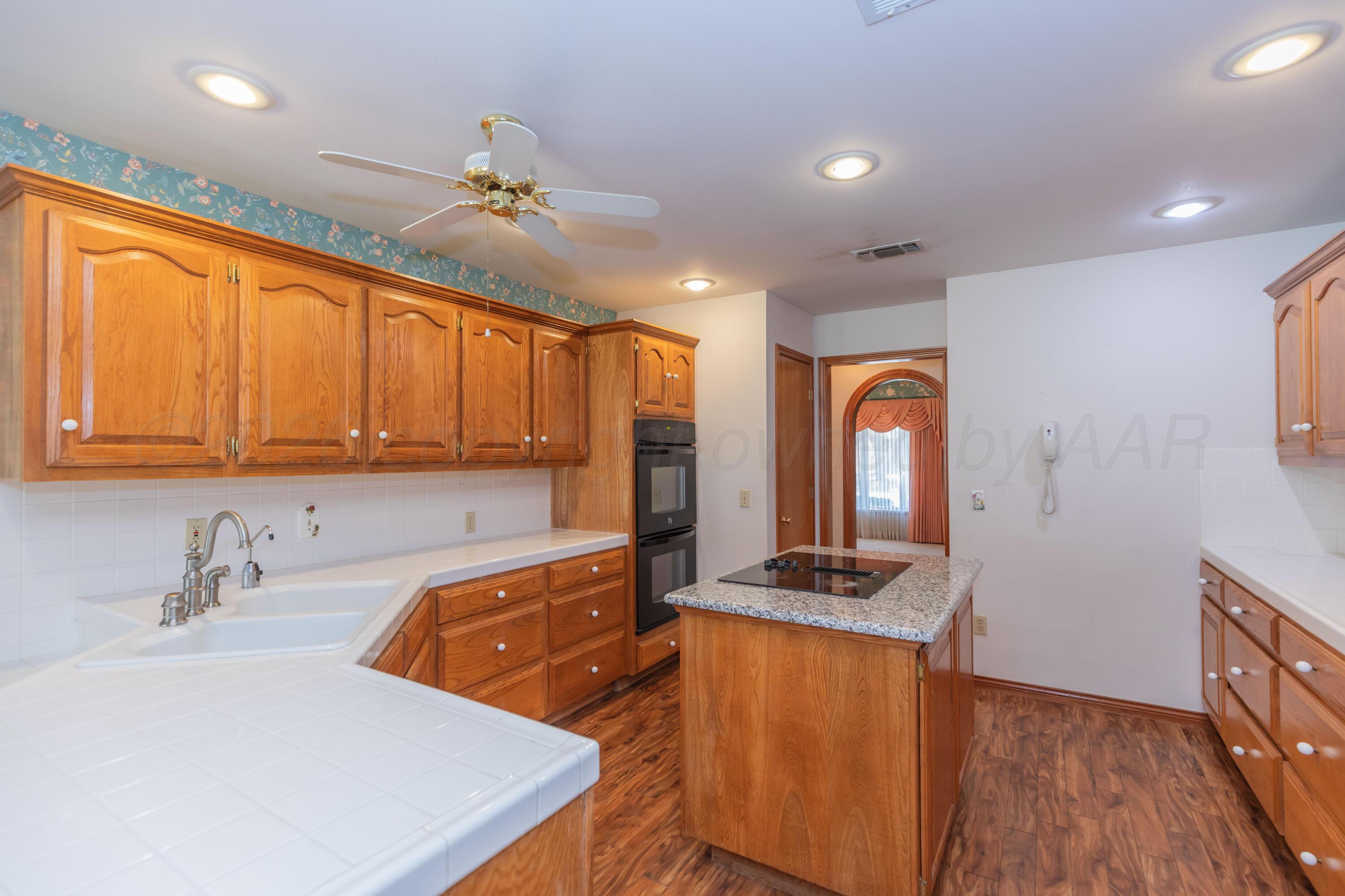 301 Lometa Drive Property Photo 25