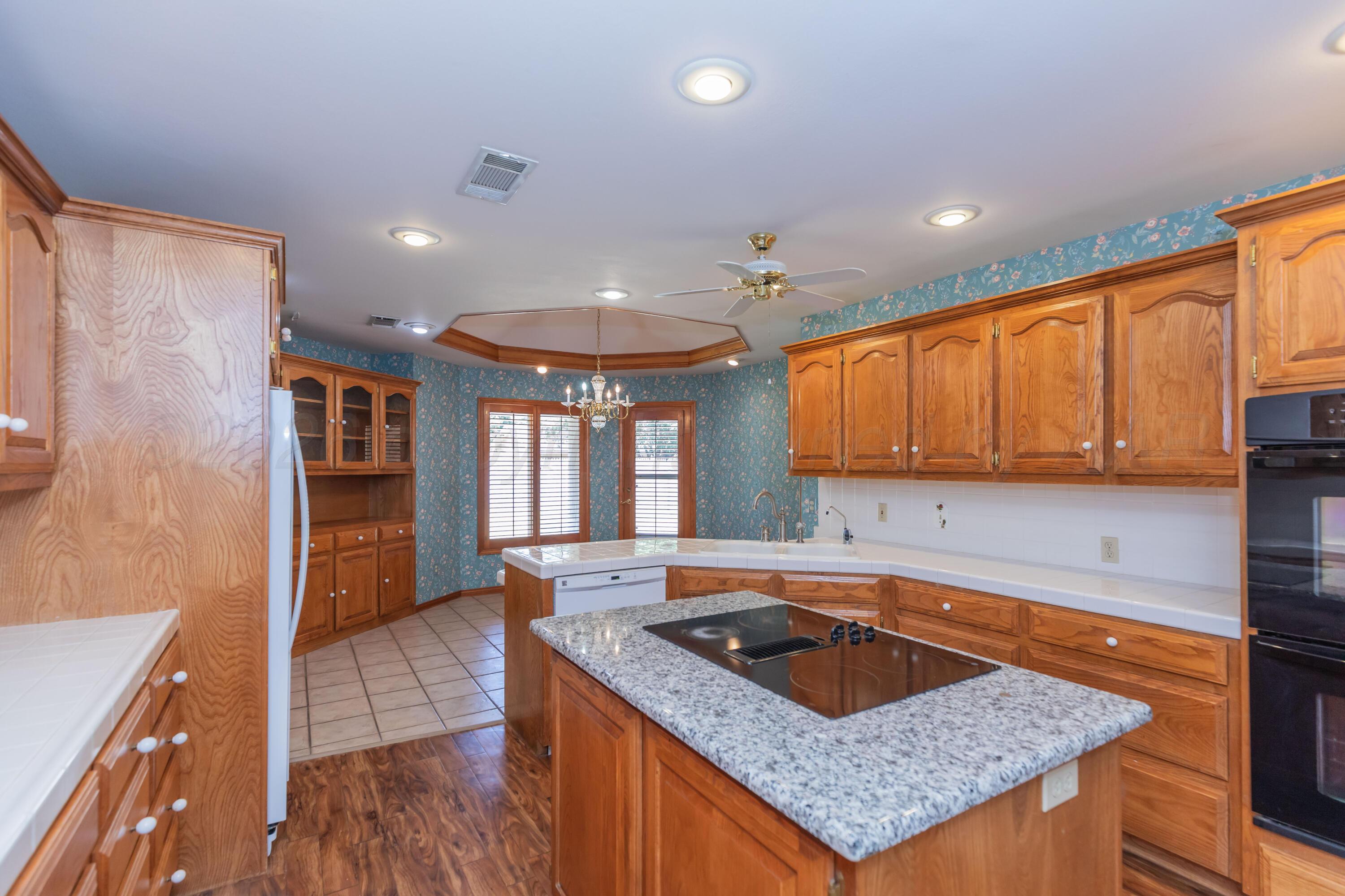 301 Lometa Drive Property Photo 26