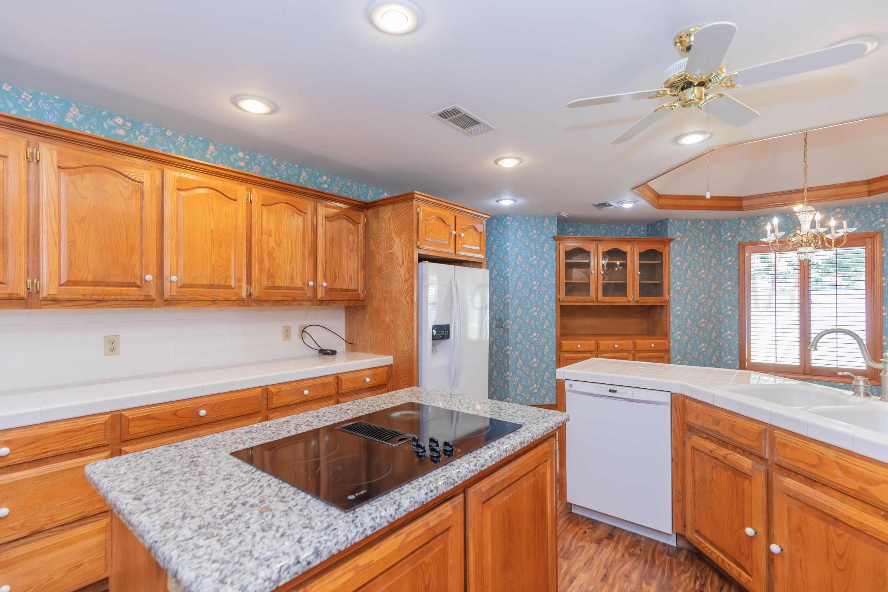 301 Lometa Drive Property Photo 27