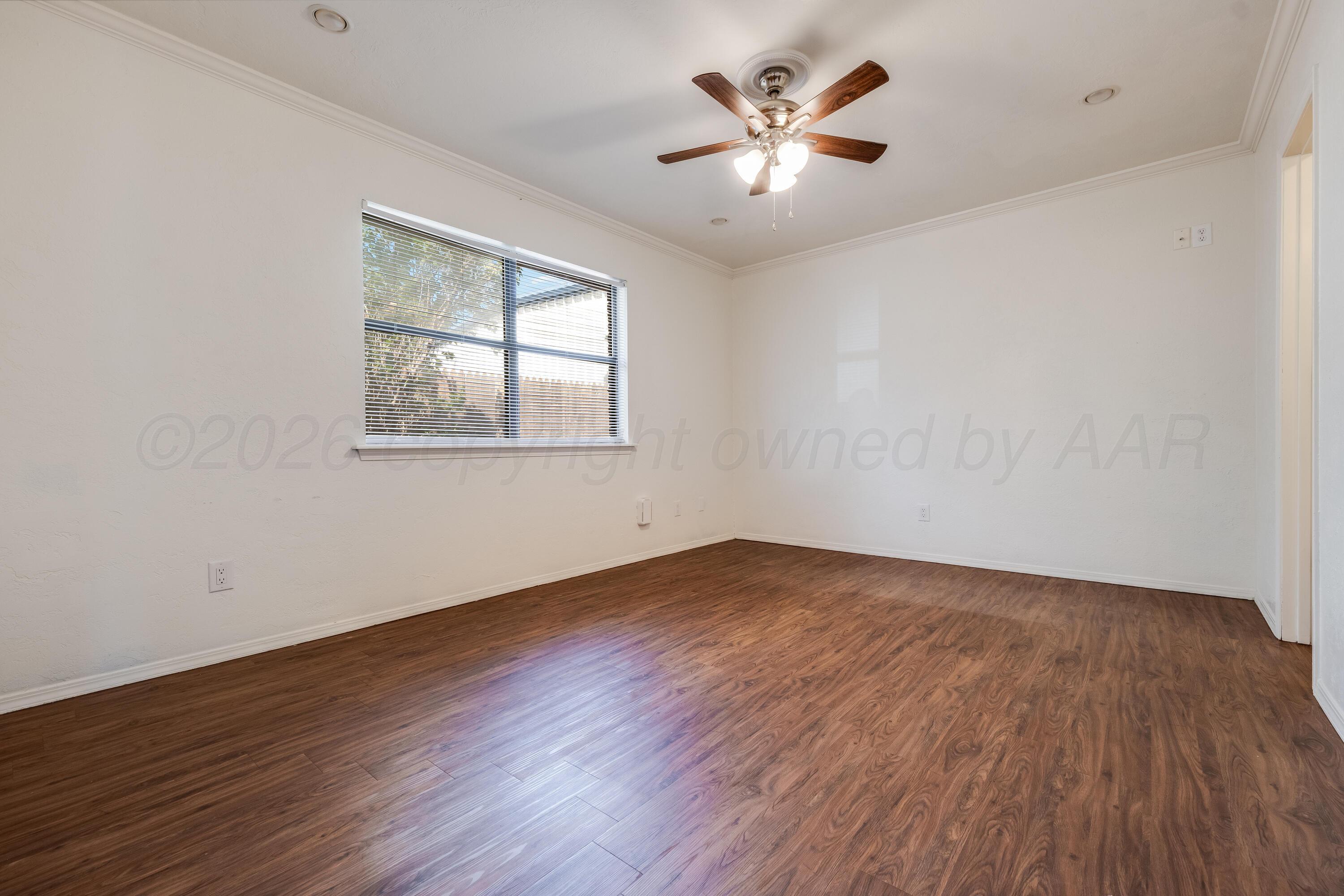 1018 E 8th Street Property Photo 12
