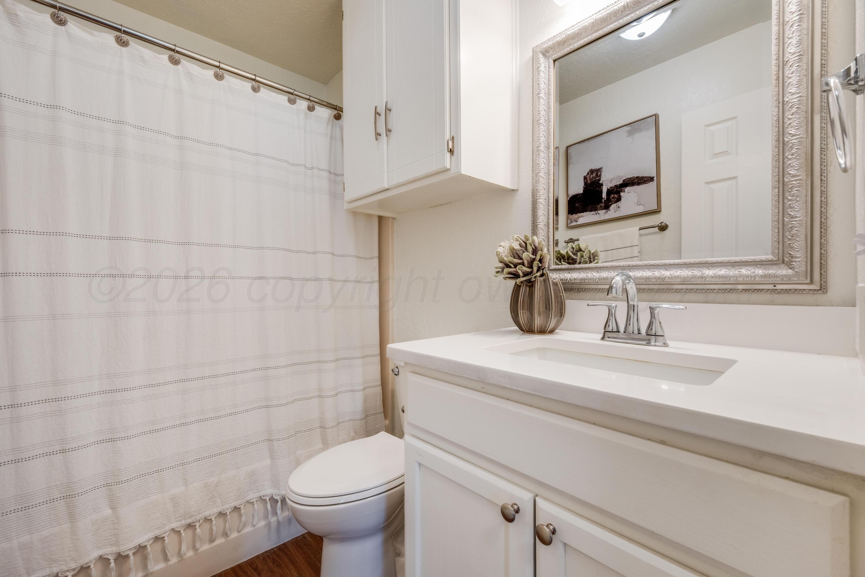 1018 E 8th Street Property Photo 14
