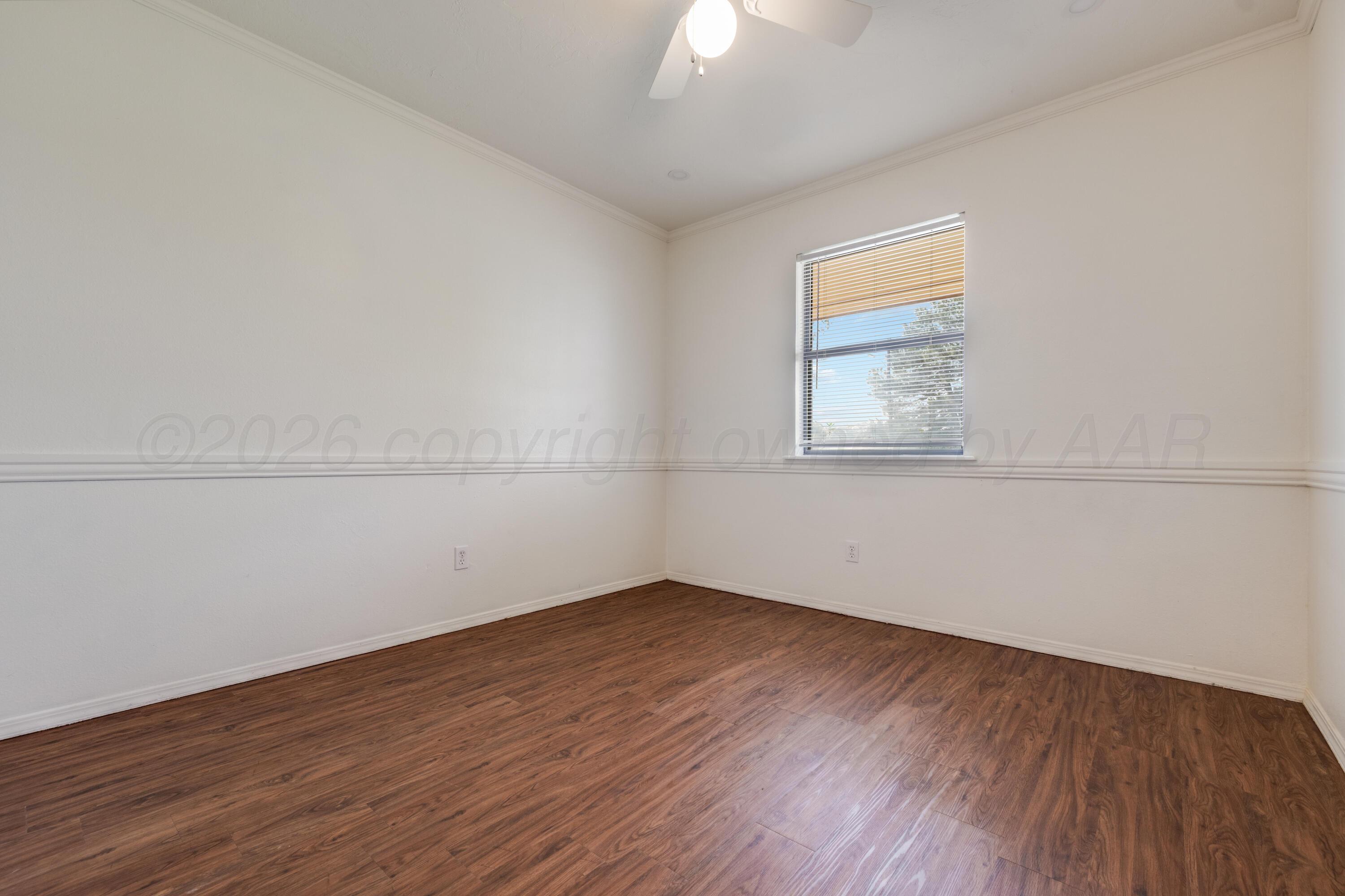 1018 E 8th Street Property Photo 18