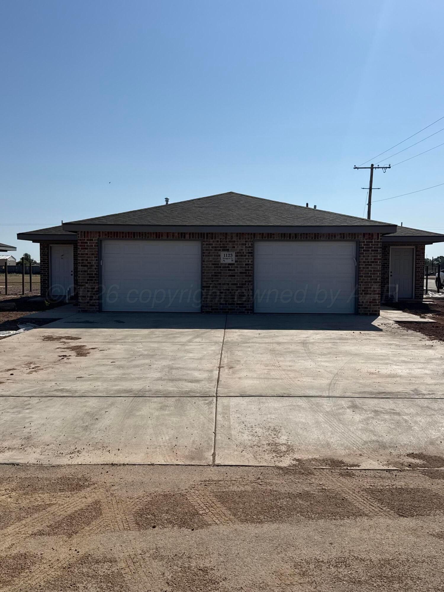 1123 Mesquite Street Property Photo 1