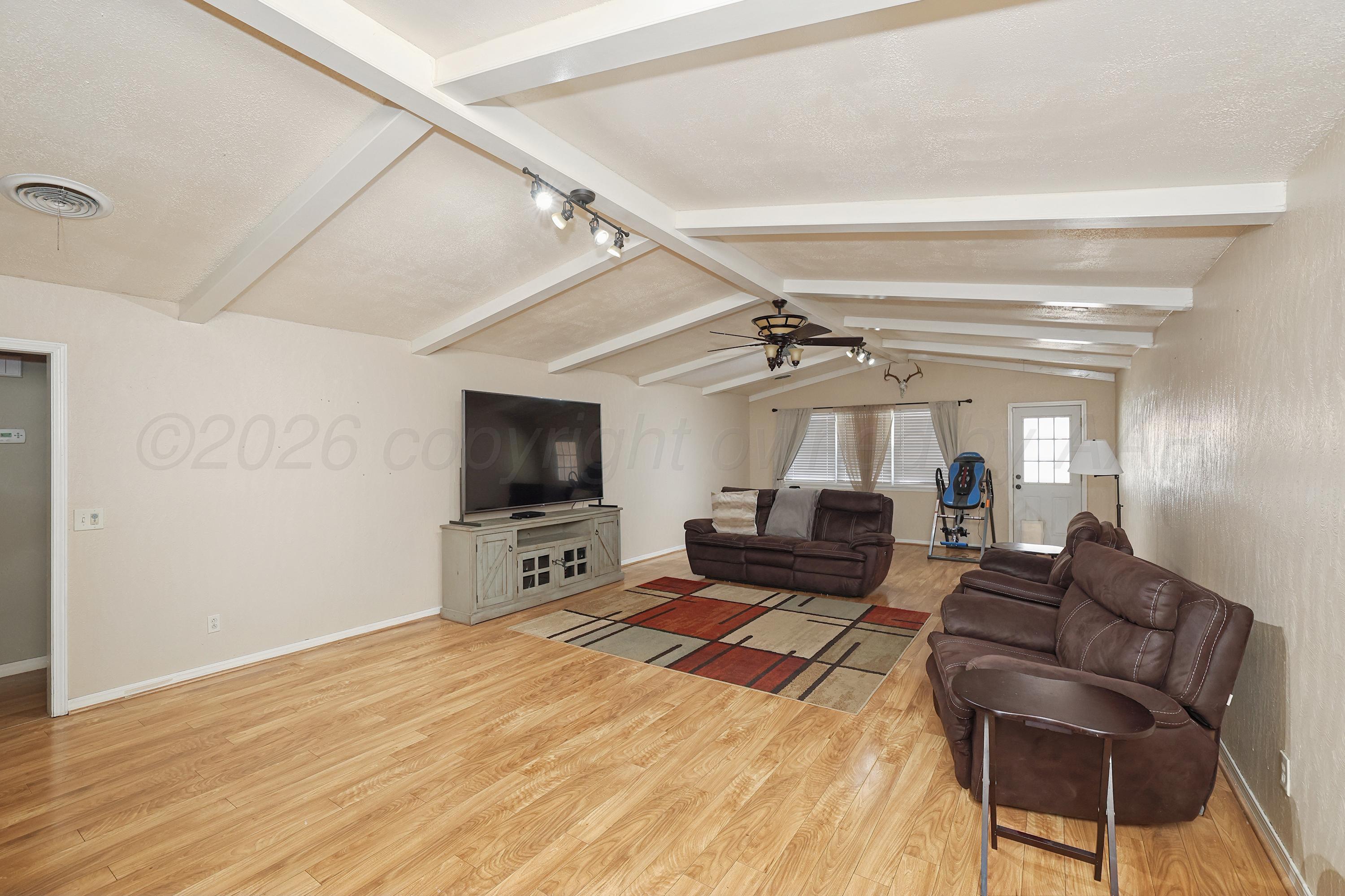 8012 Fouts Place Property Photo 4