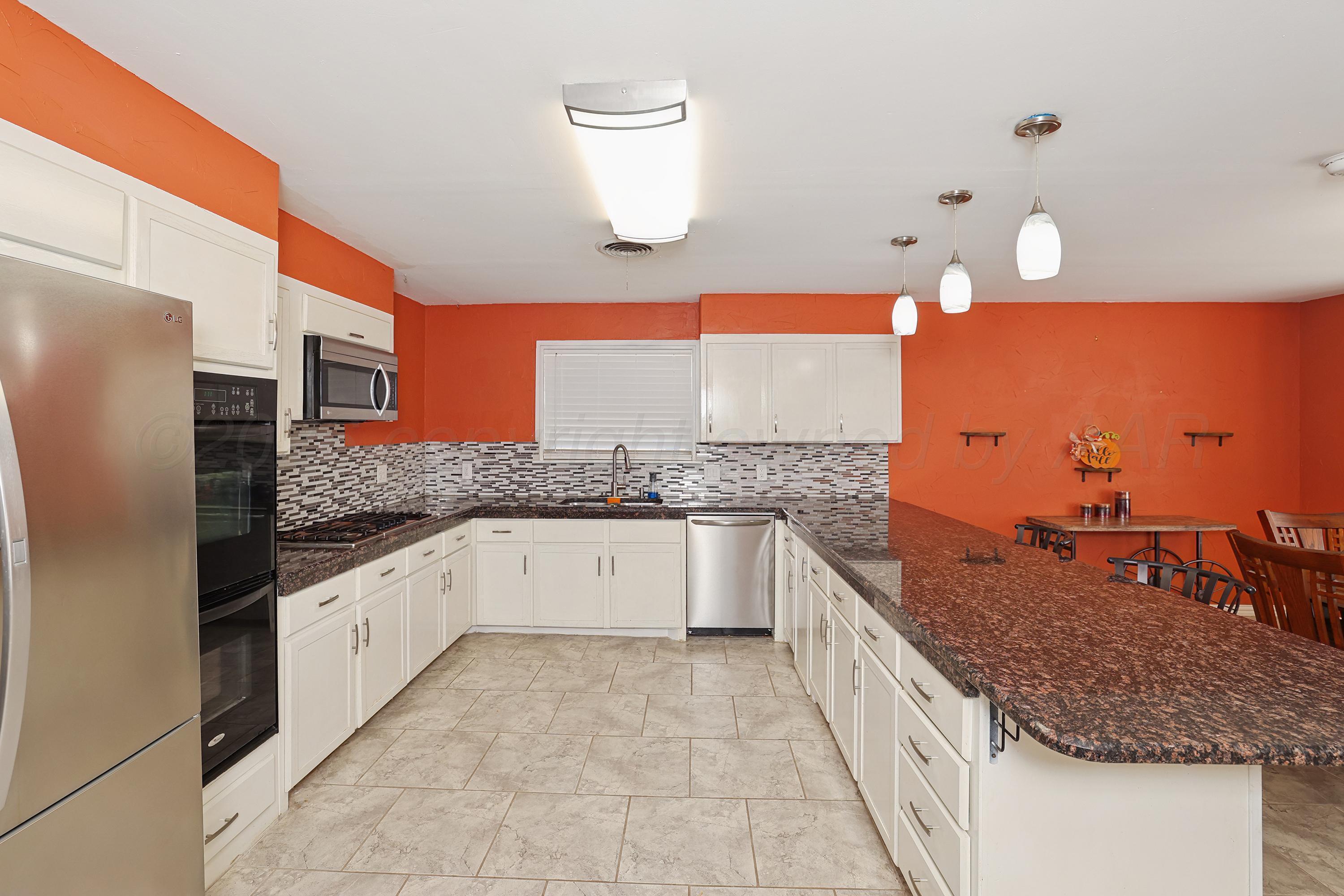 8012 Fouts Place Property Photo 10