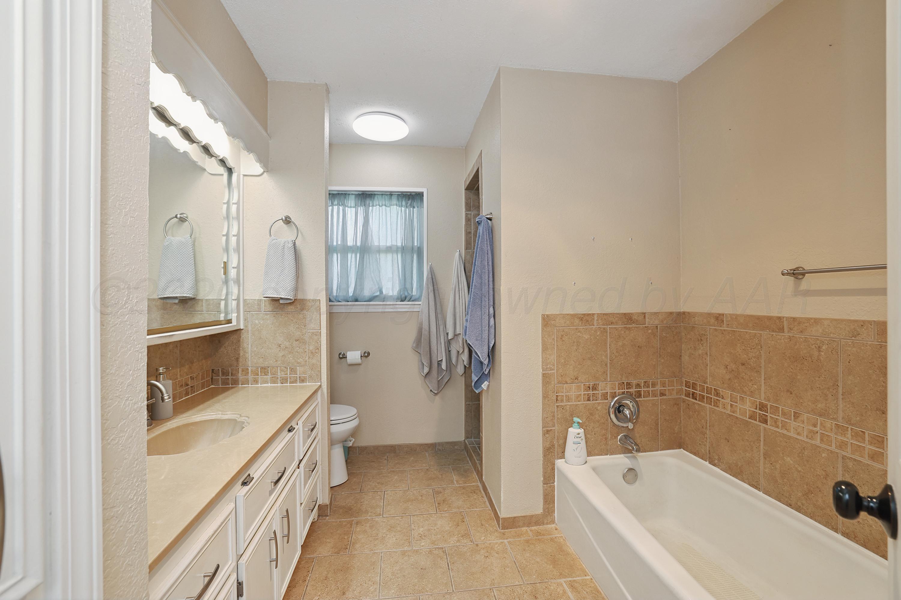 8012 Fouts Place Property Photo 17