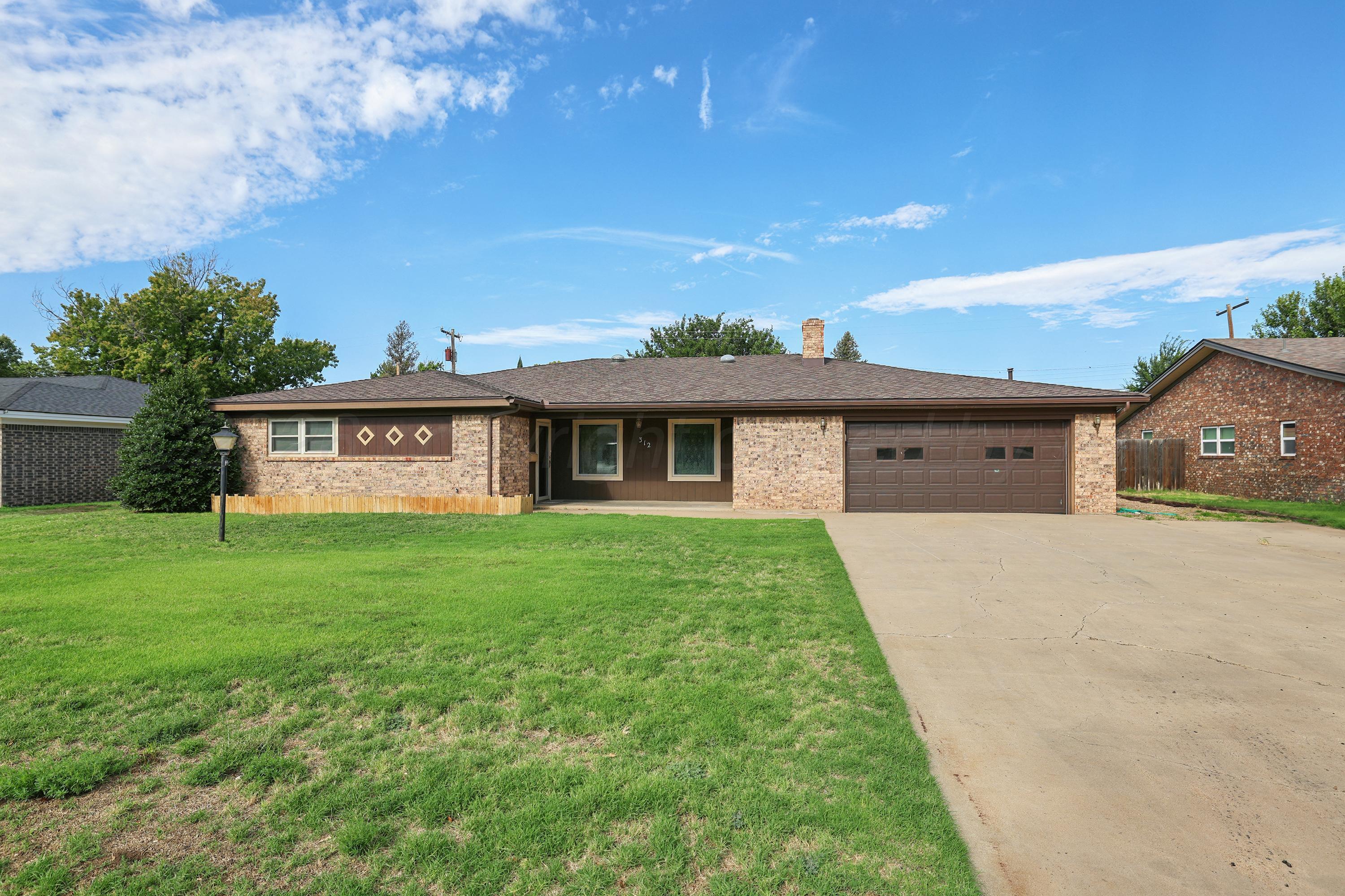 312 Bennett Drive Property Photo 1