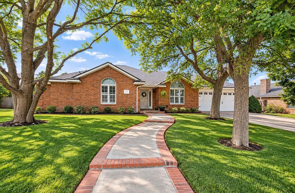 1907 Apache Drive Property Photo 1