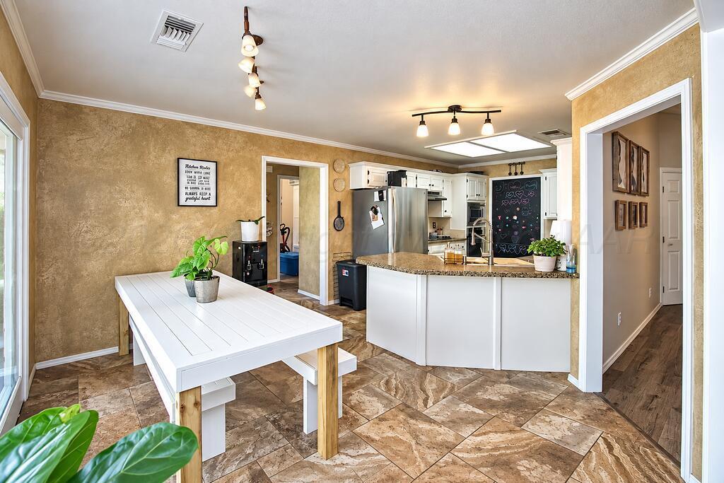 1907 Apache Drive Property Photo 3