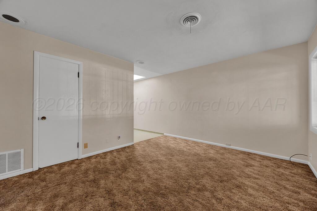 2717 Curtis Drive Property Photo 5