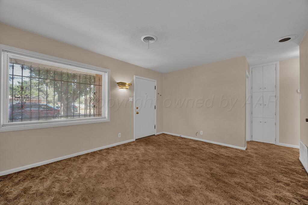 2717 Curtis Drive Property Photo 6