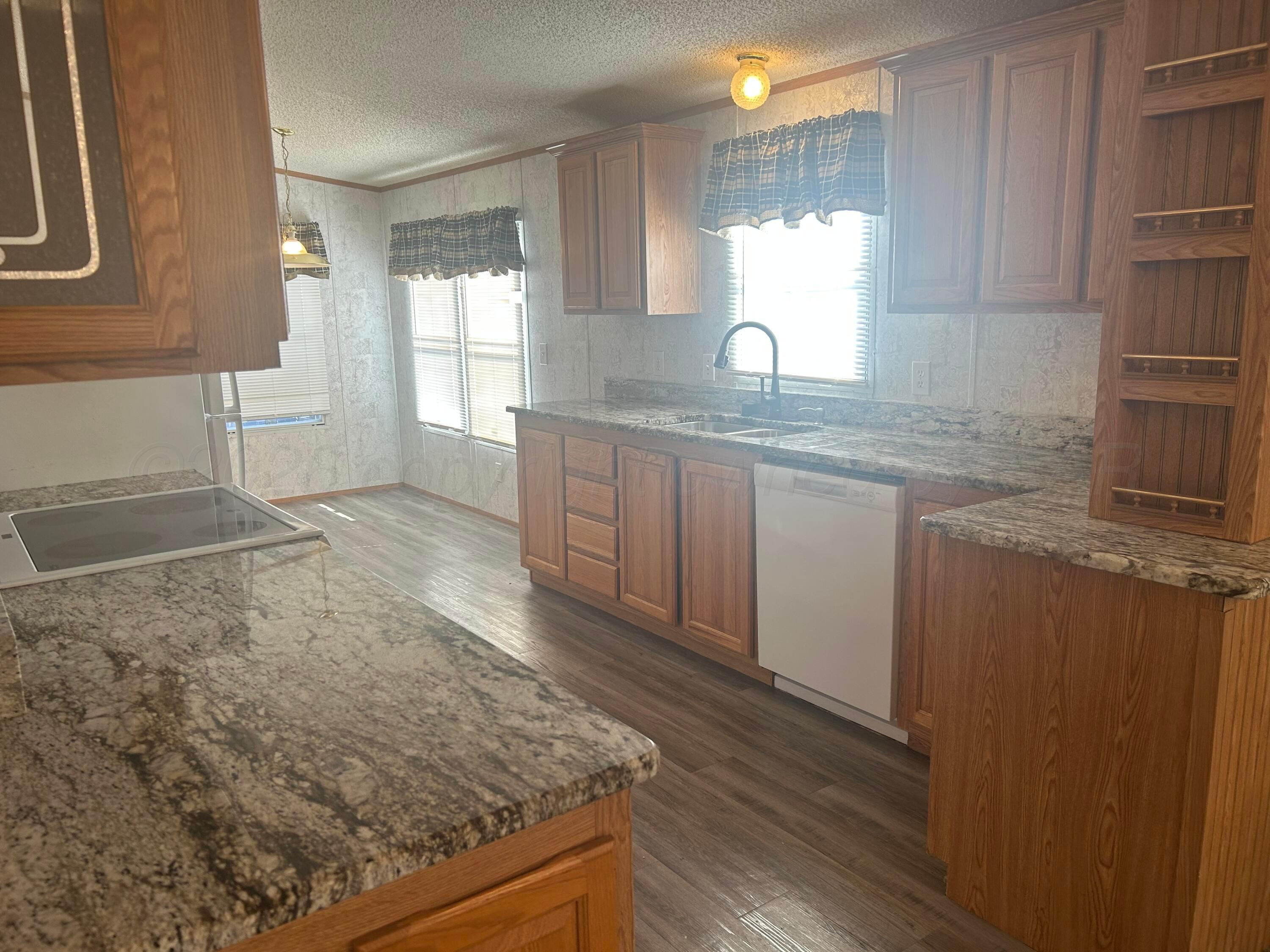 4611 Brown Property Photo 4