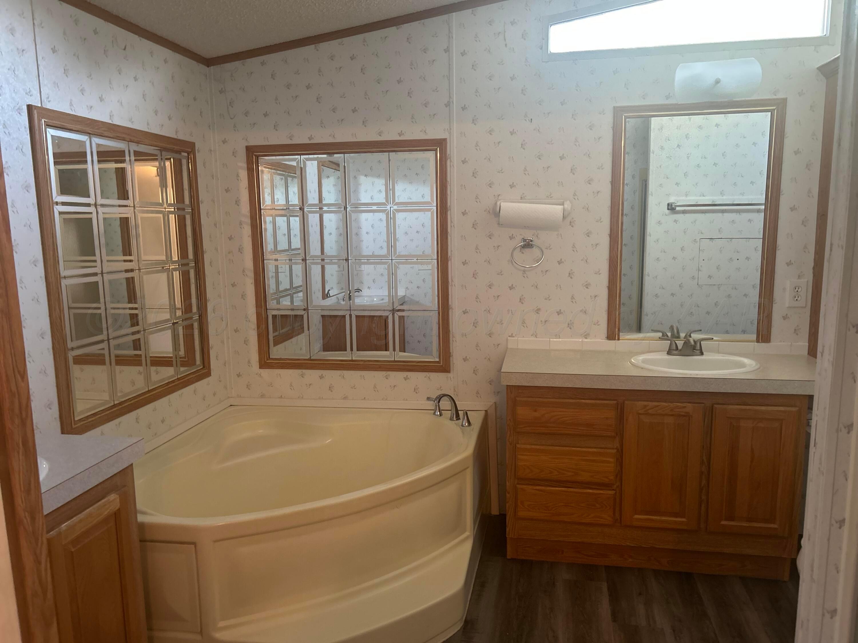 4611 Brown Property Photo 10
