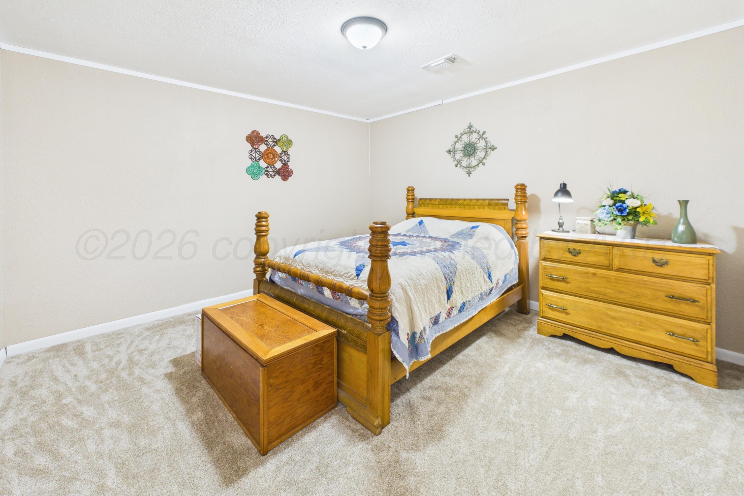 700 S Warren Street Property Photo 25