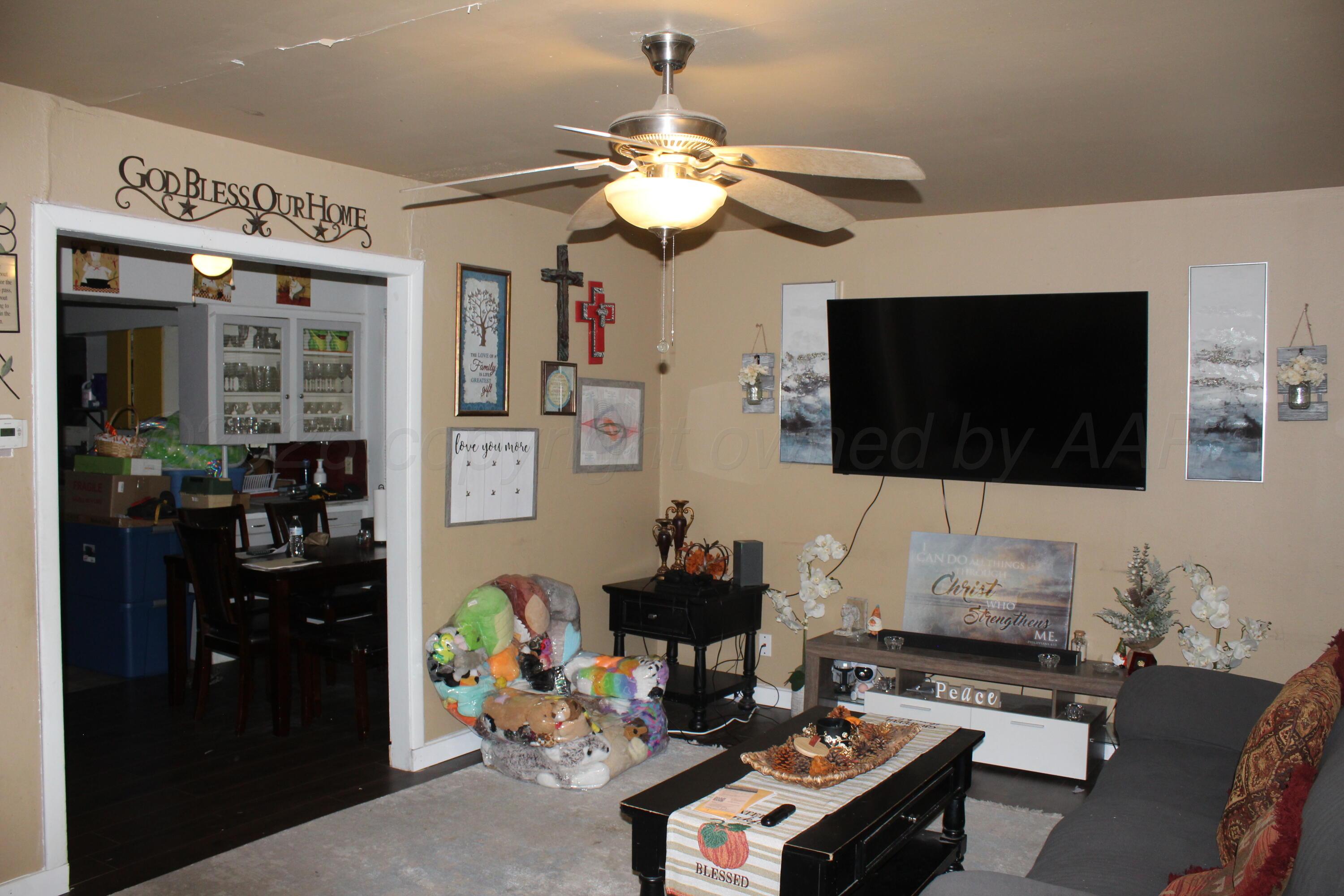 341 Avenue A Property Photo 6