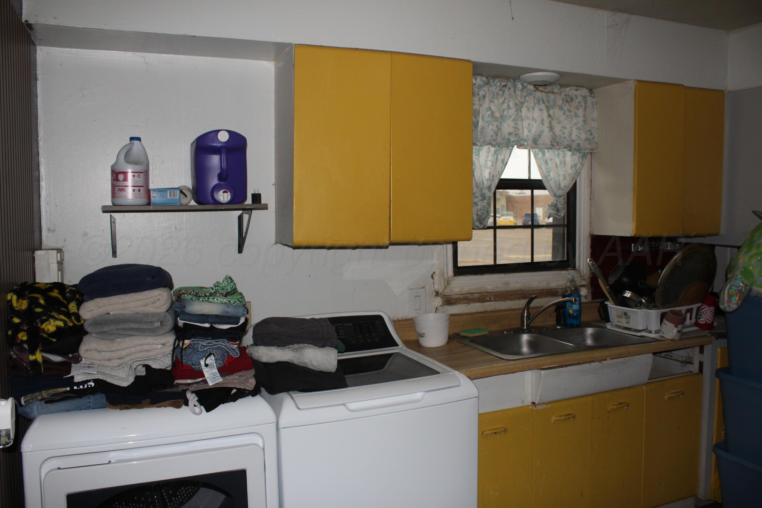 341 Avenue A Property Photo 9