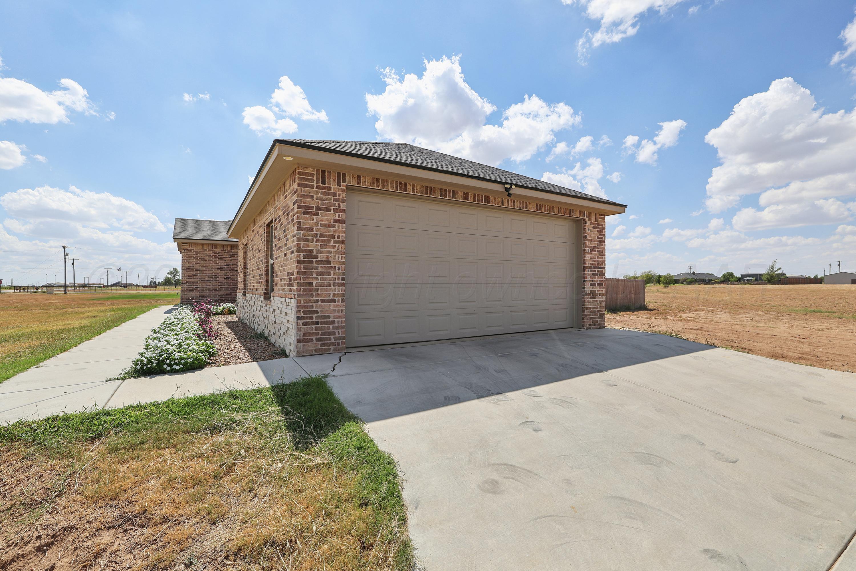 50 S Fm 2381 Property Photo 2
