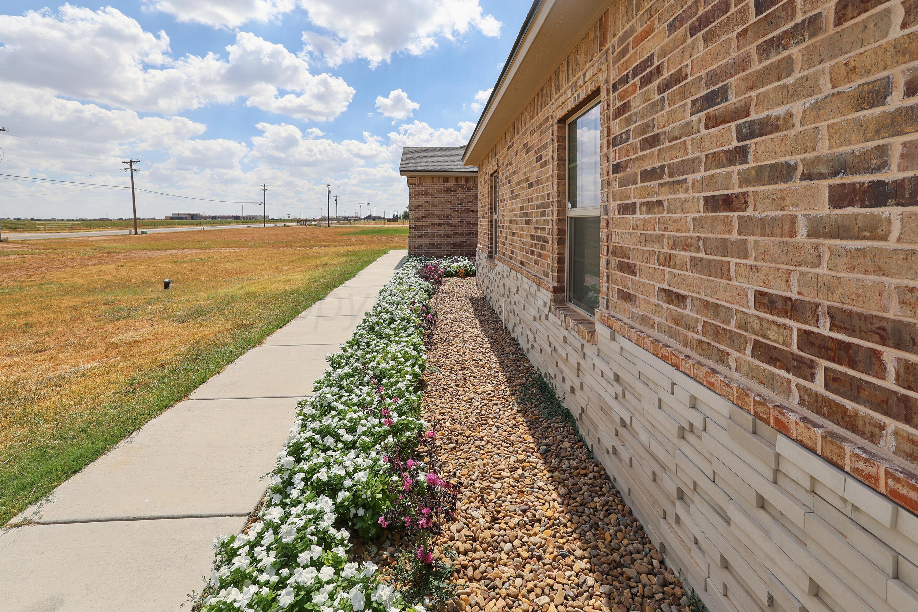 50 S Fm 2381 Property Photo 3