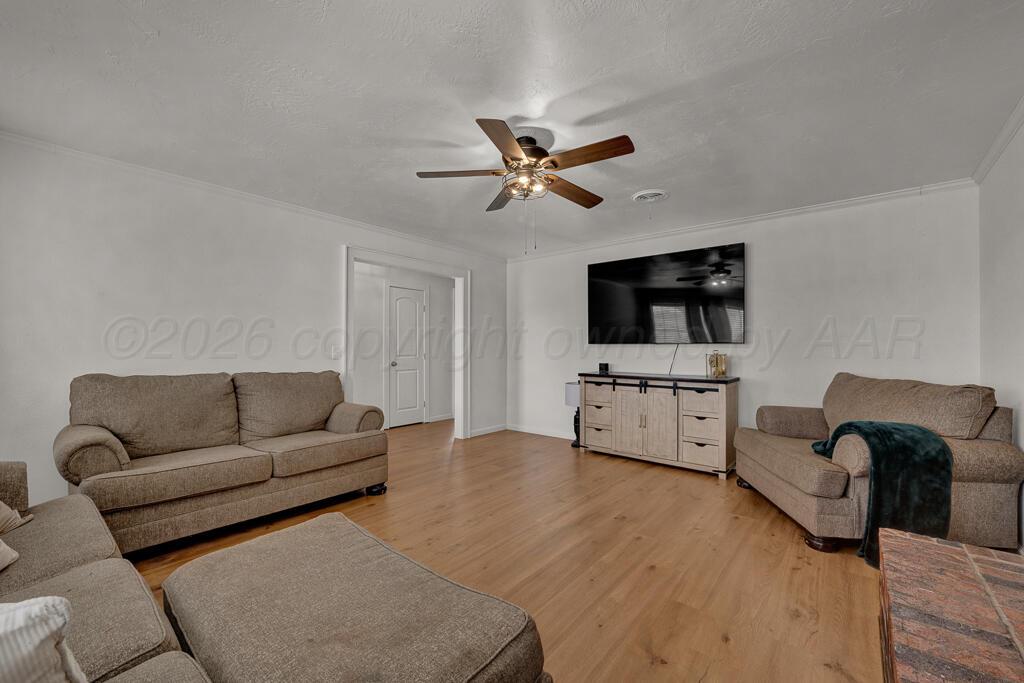 238 Hickory Street Property Photo 6