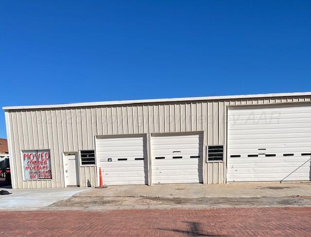 101 E 4th Street Property Photo 1