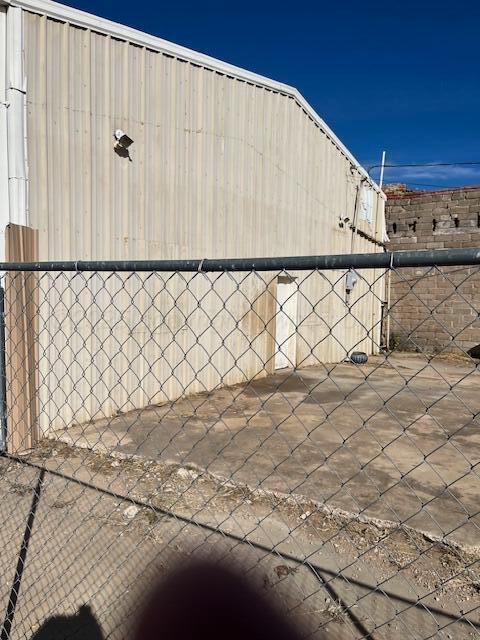 101 E 4th Street Property Photo 13