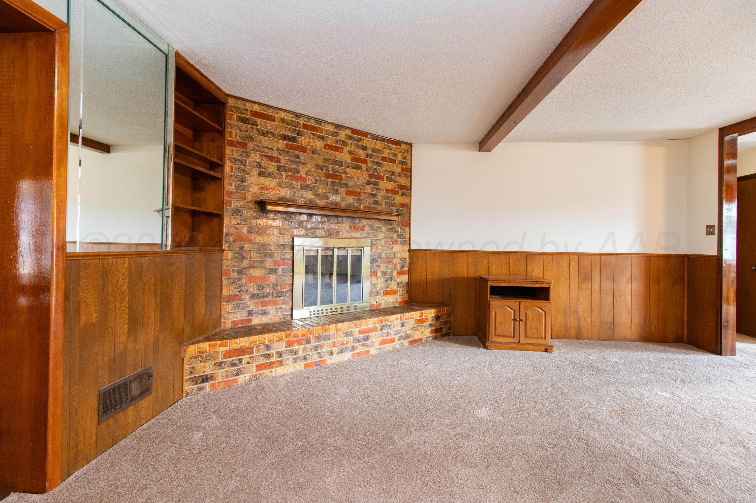 1908 Lynn Street Property Photo 6