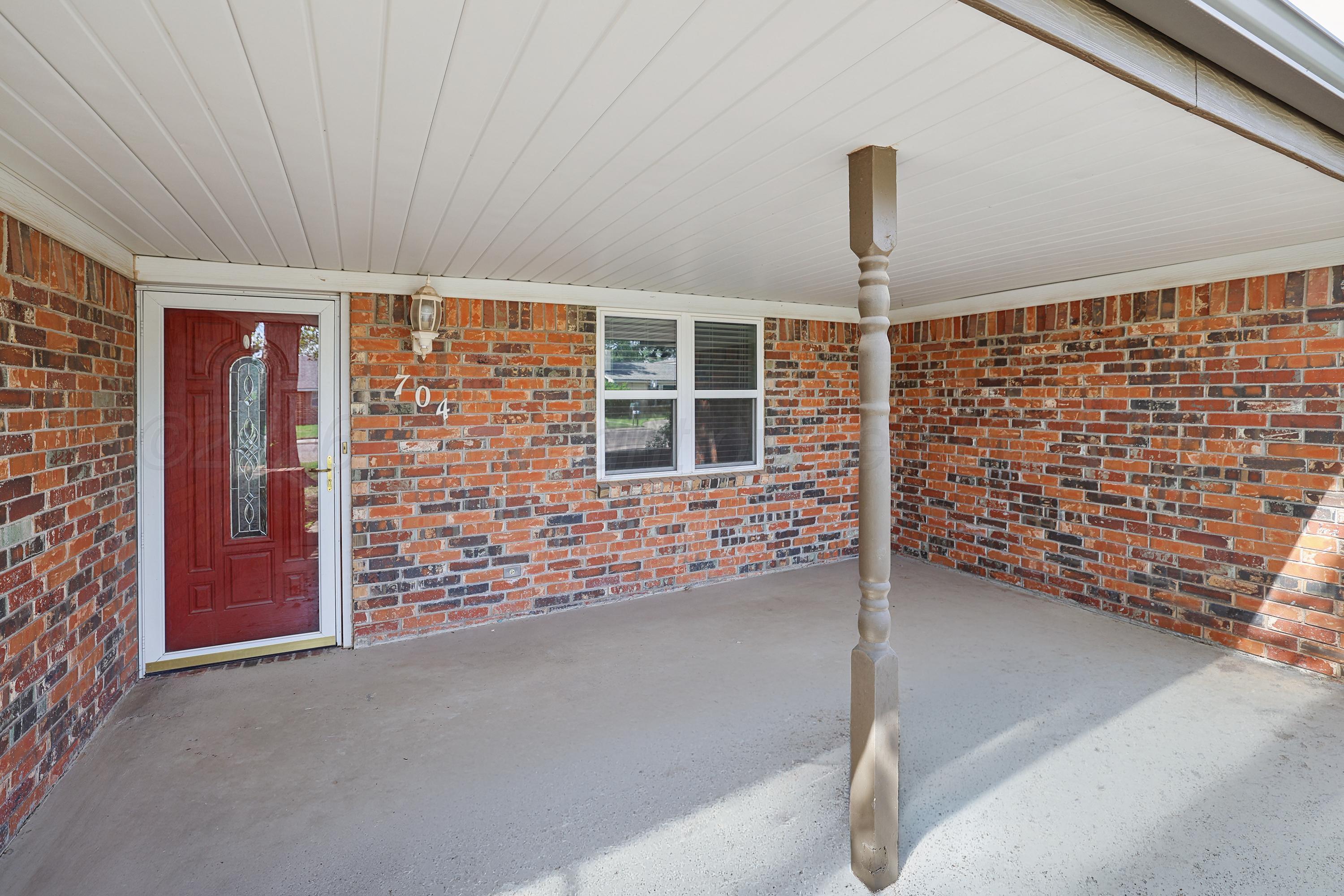 704 Phillips Drive Property Photo 3