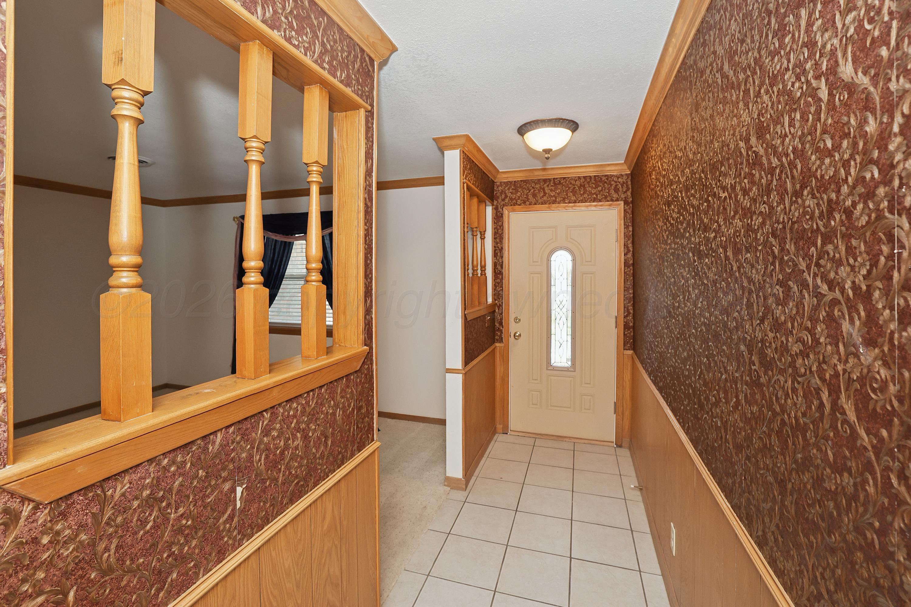 704 Phillips Drive Property Photo 4