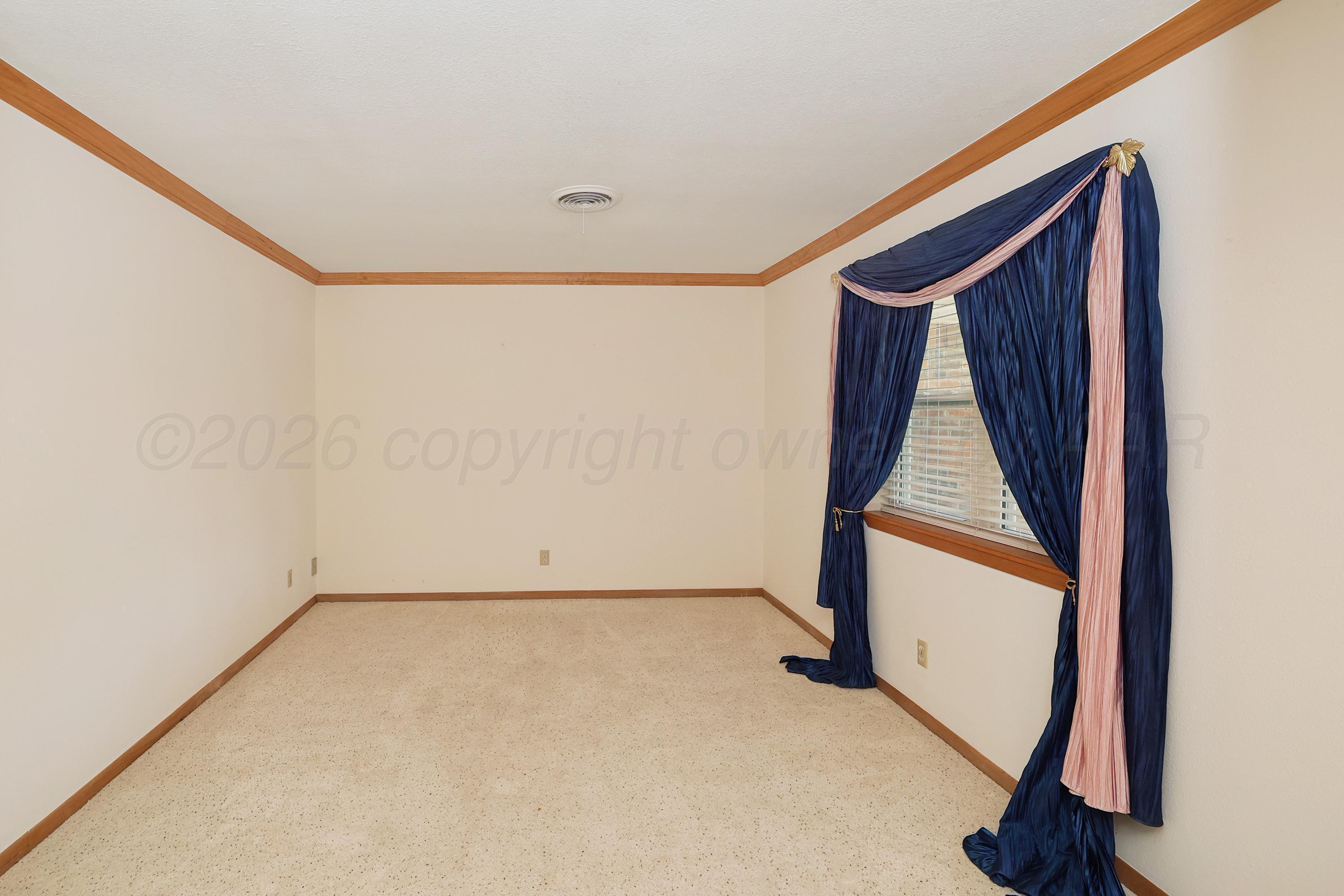 704 Phillips Drive Property Photo 5