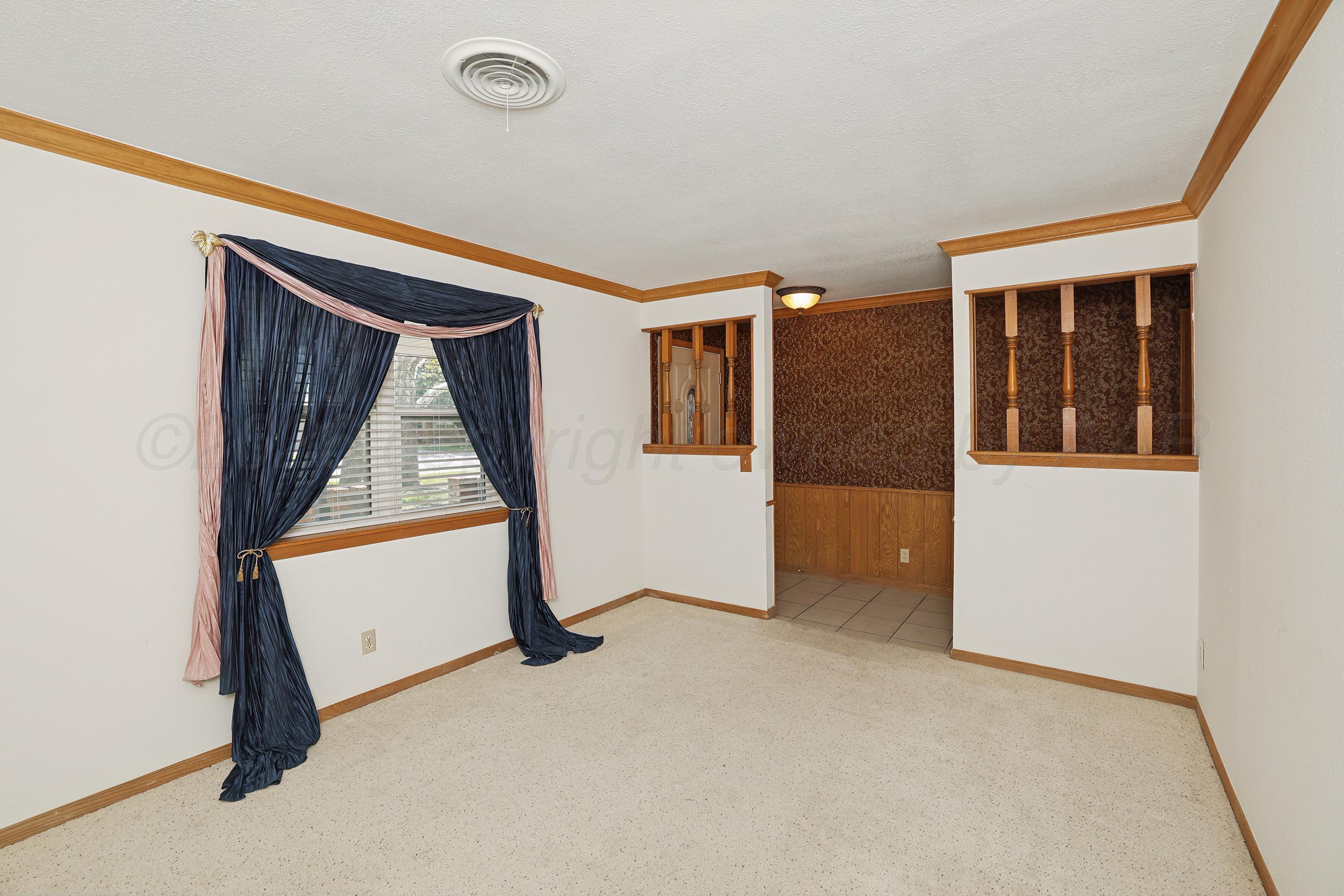 704 Phillips Drive Property Photo 6