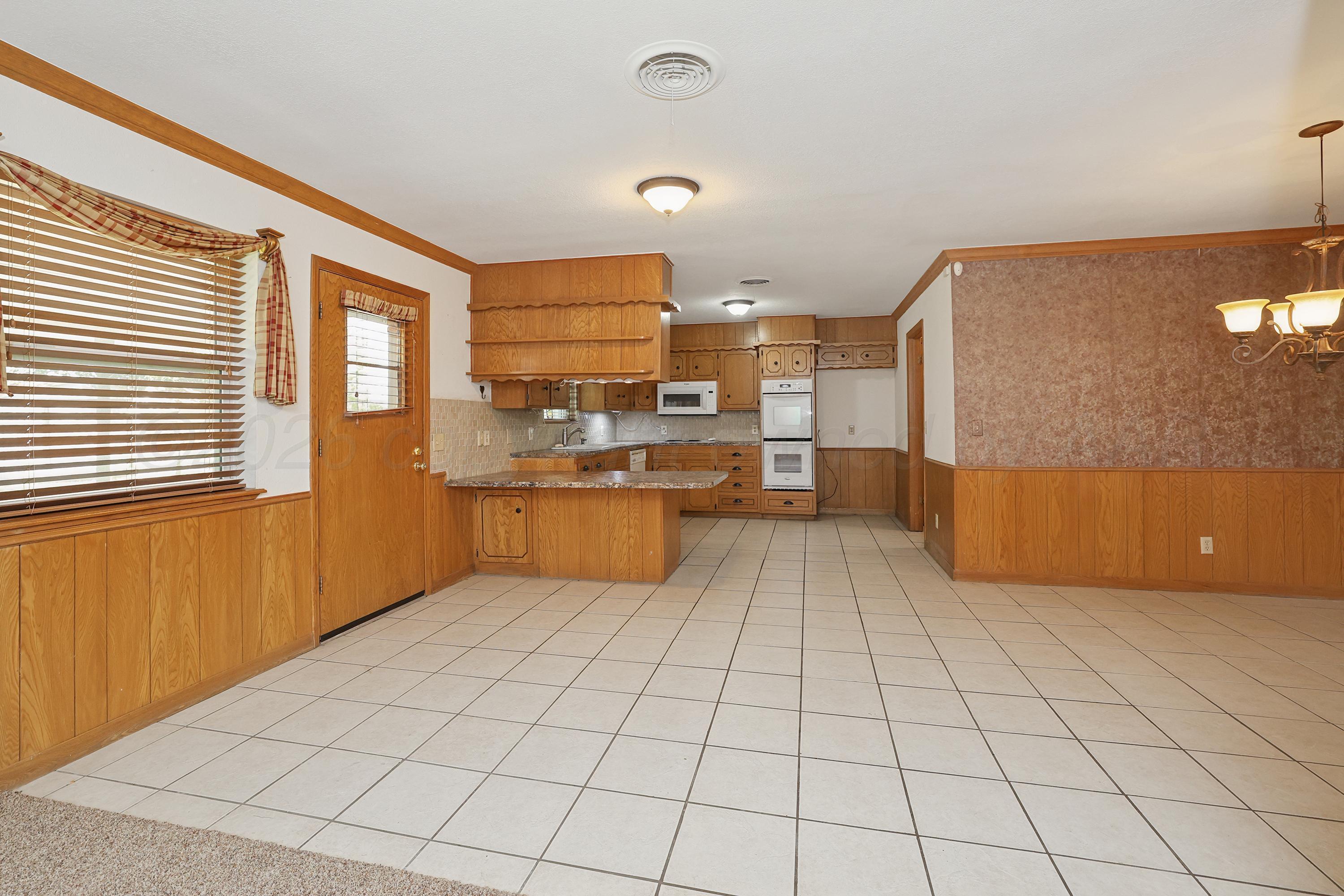 704 Phillips Drive Property Photo 10