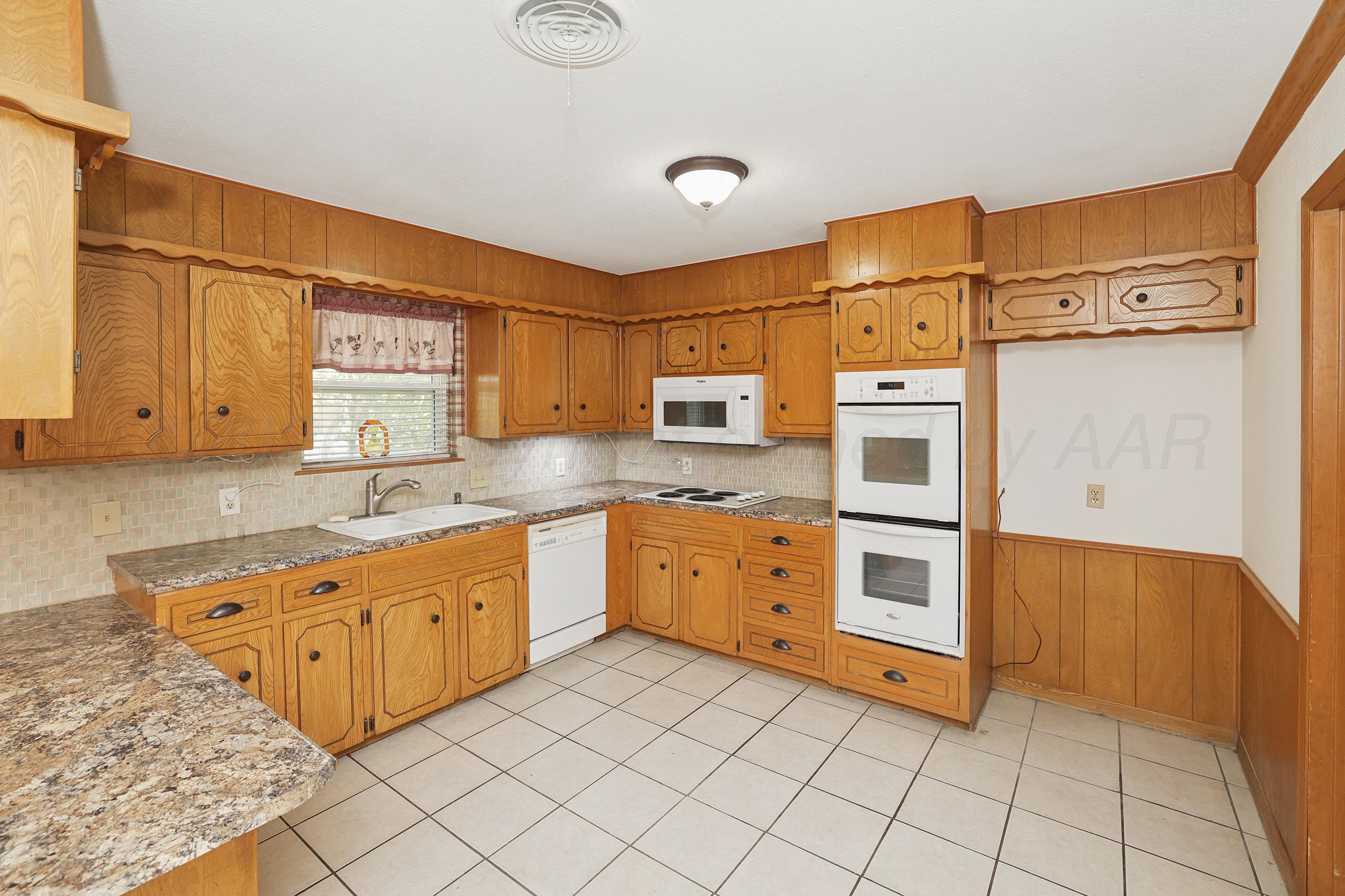 704 Phillips Drive Property Photo 13