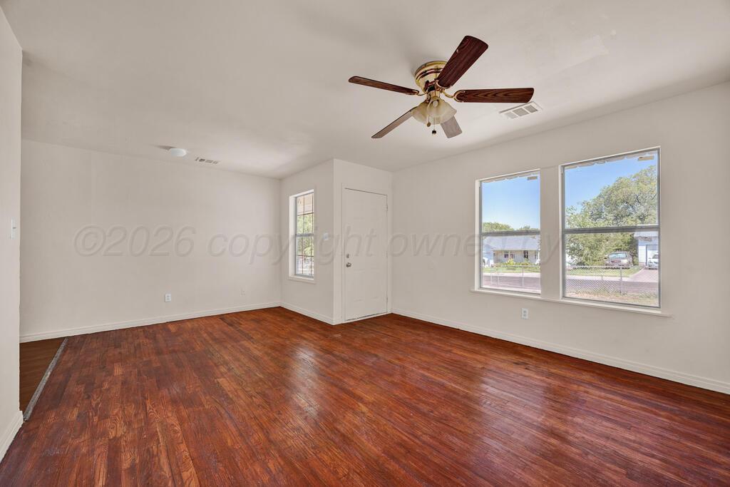 2029 Oak Drive Property Photo 3