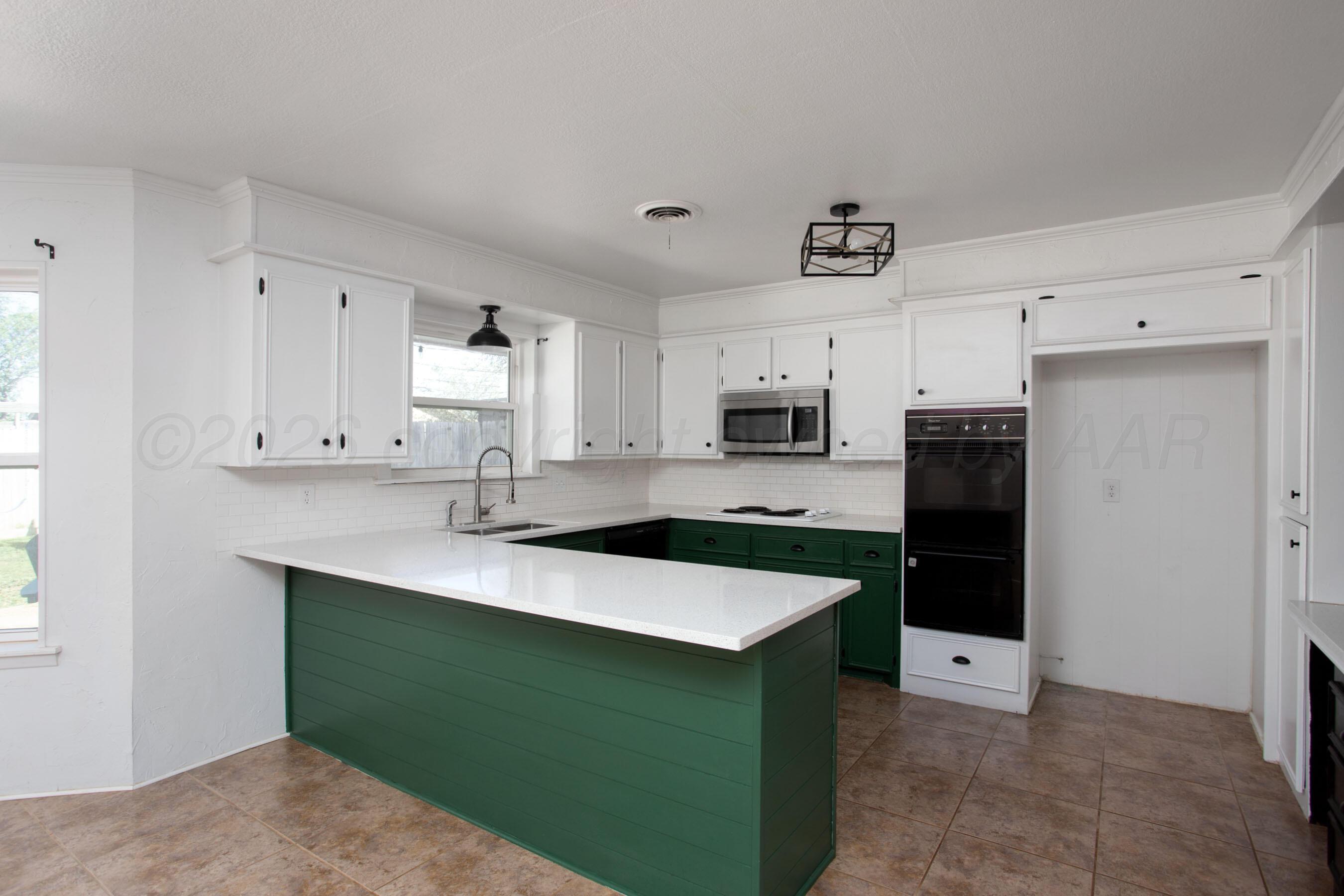 3702 Clearwell Street Property Photo 6