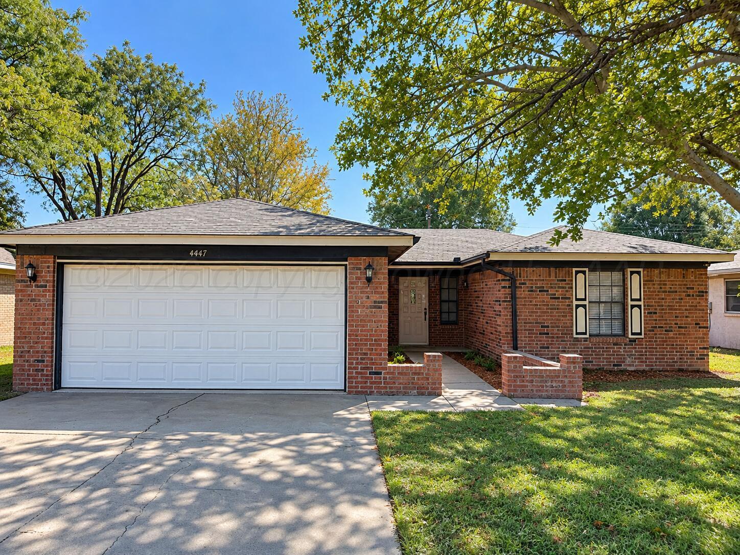 4447 Summit Circle Property Photo 1