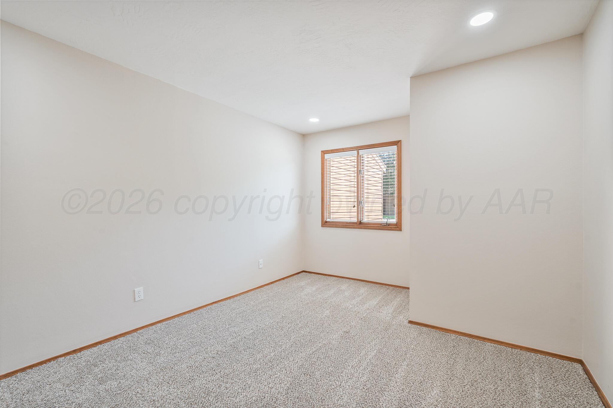 3456 Gladstone Lane Property Photo 8