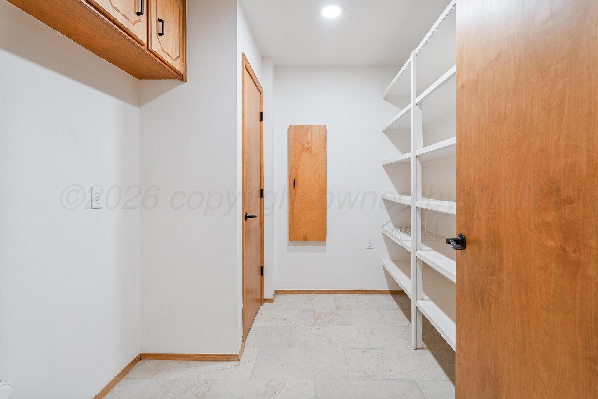 3456 Gladstone Lane Property Photo 11