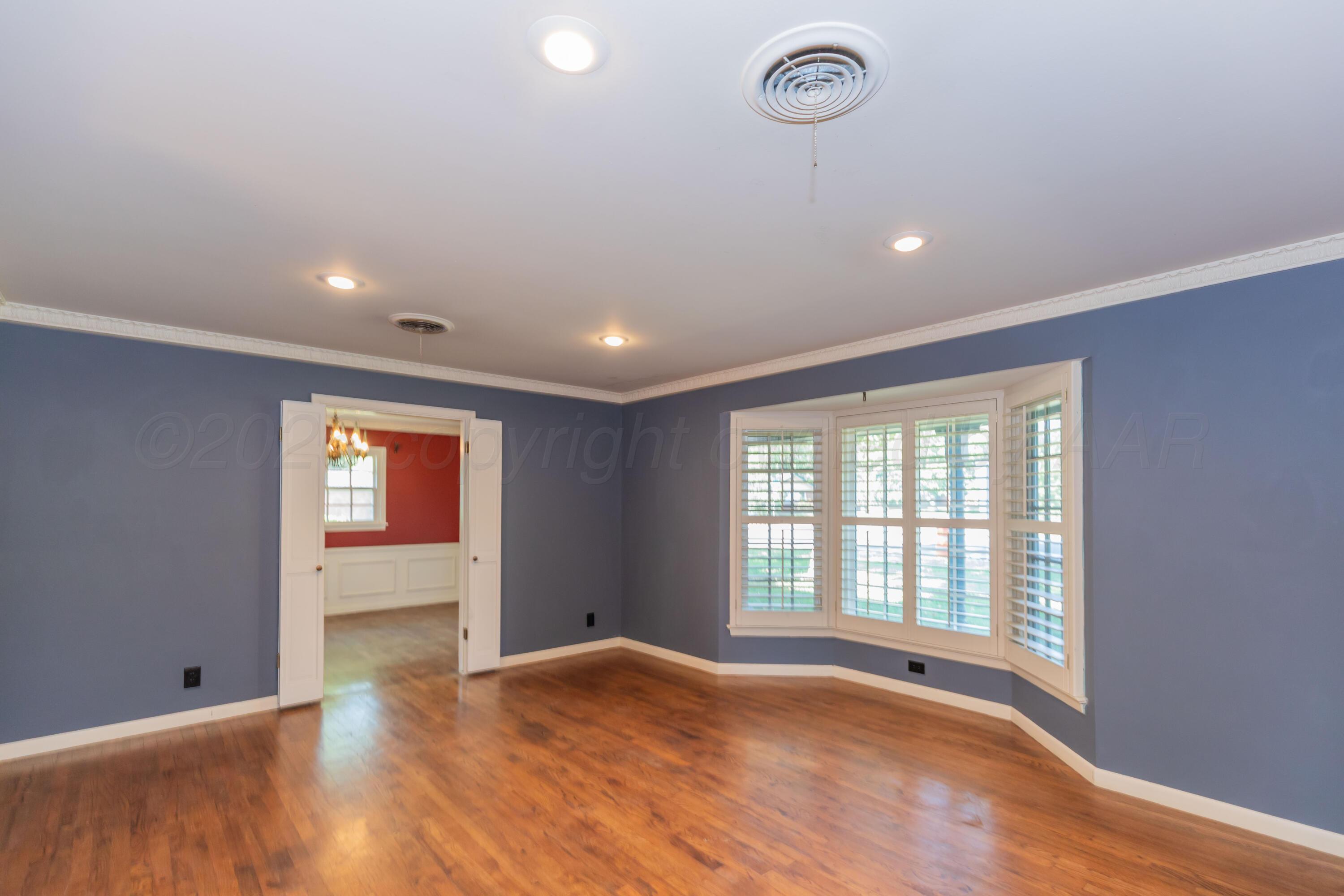 2319 Hancock Street Property Photo 8