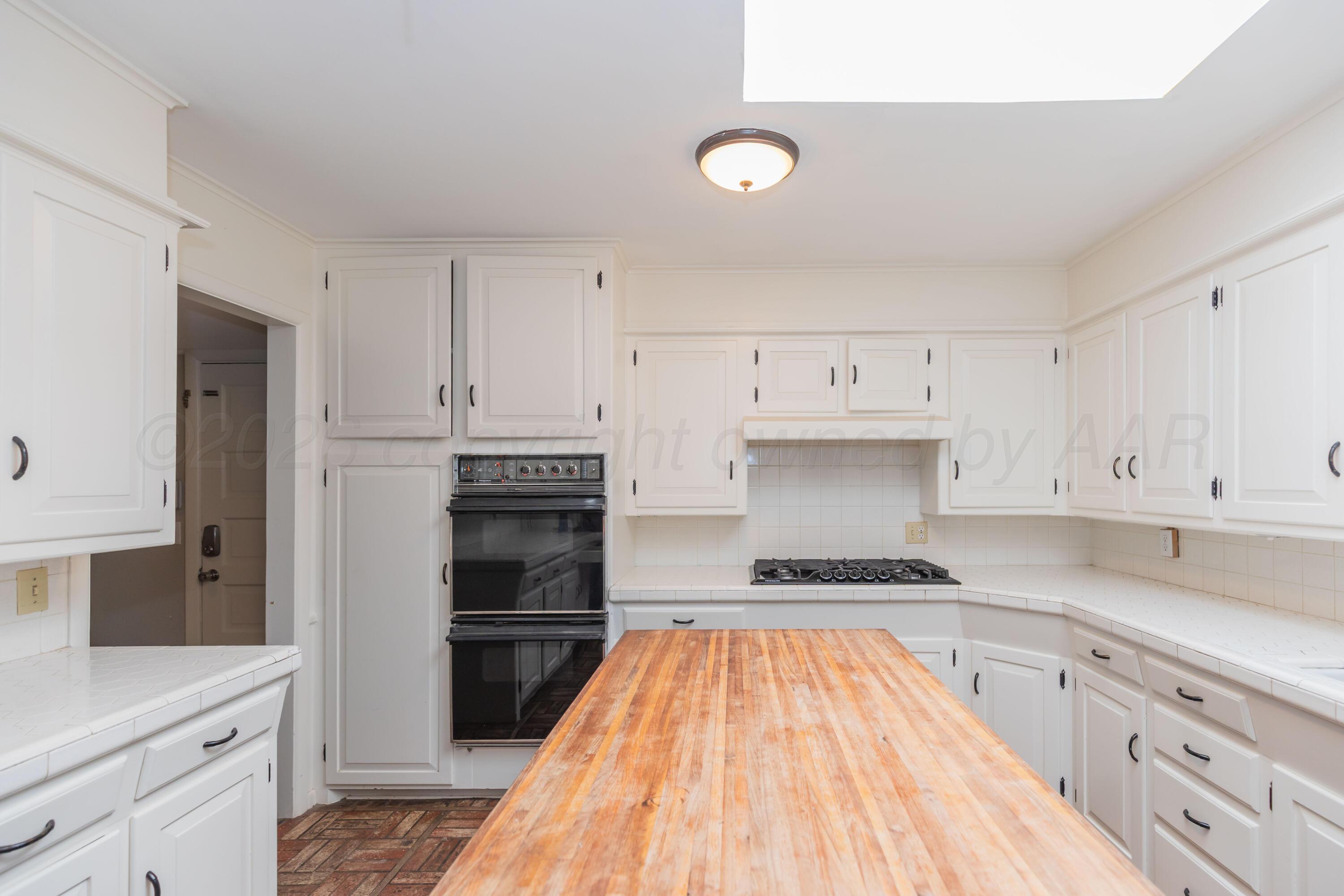 2319 Hancock Street Property Photo 19