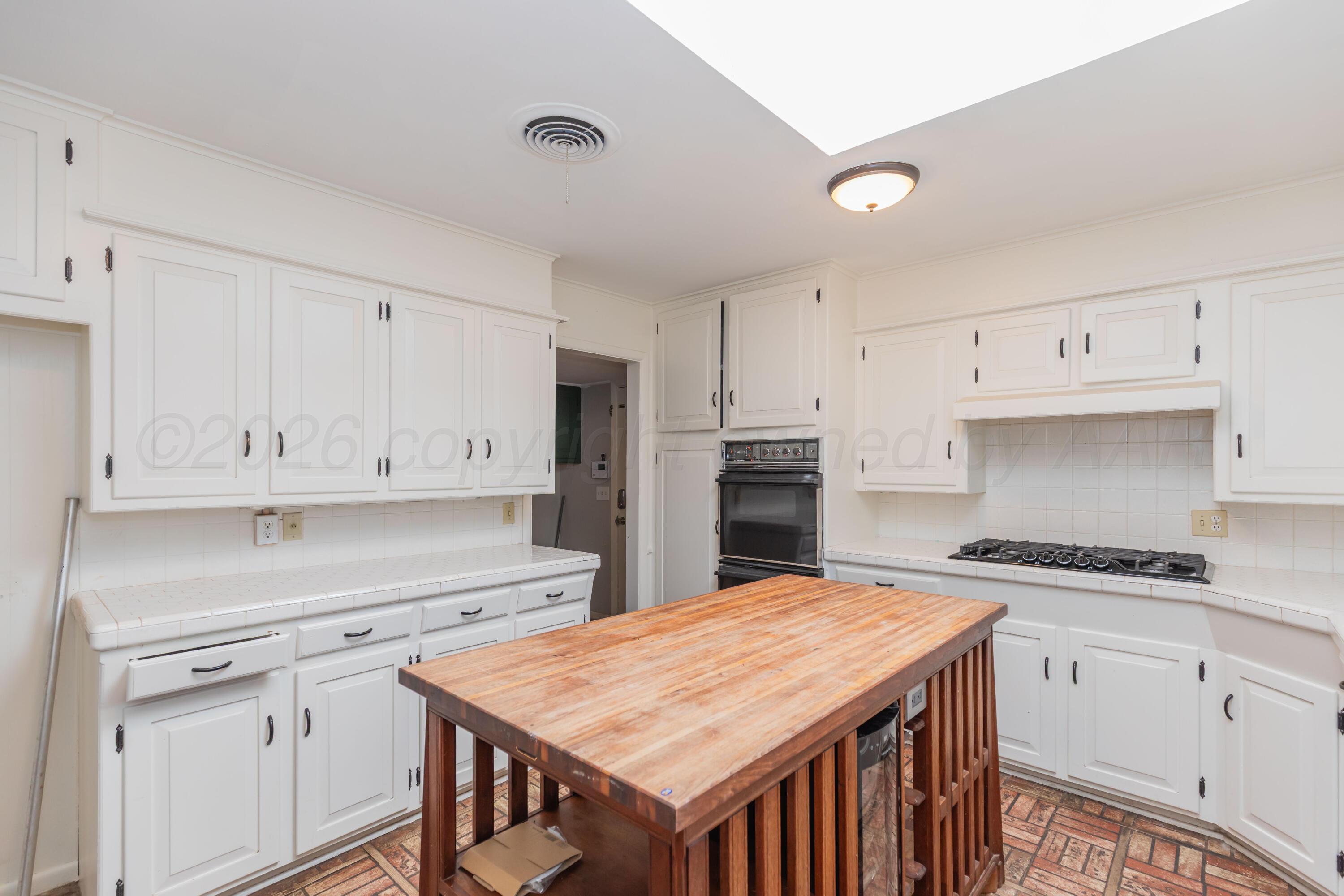 2319 Hancock Street Property Photo 21
