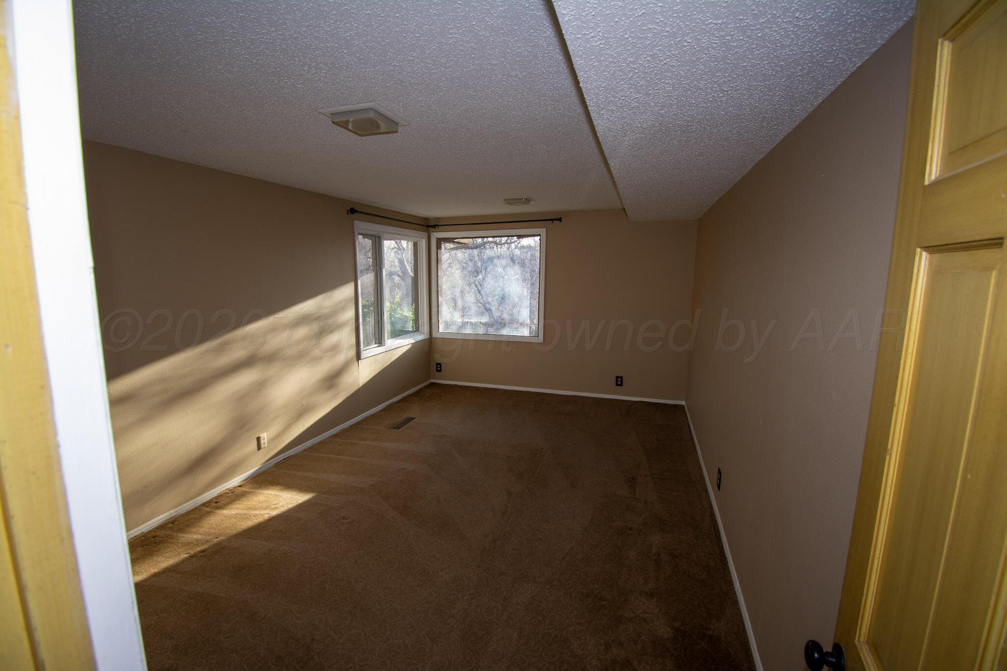 4 Windsor Road Property Photo 25