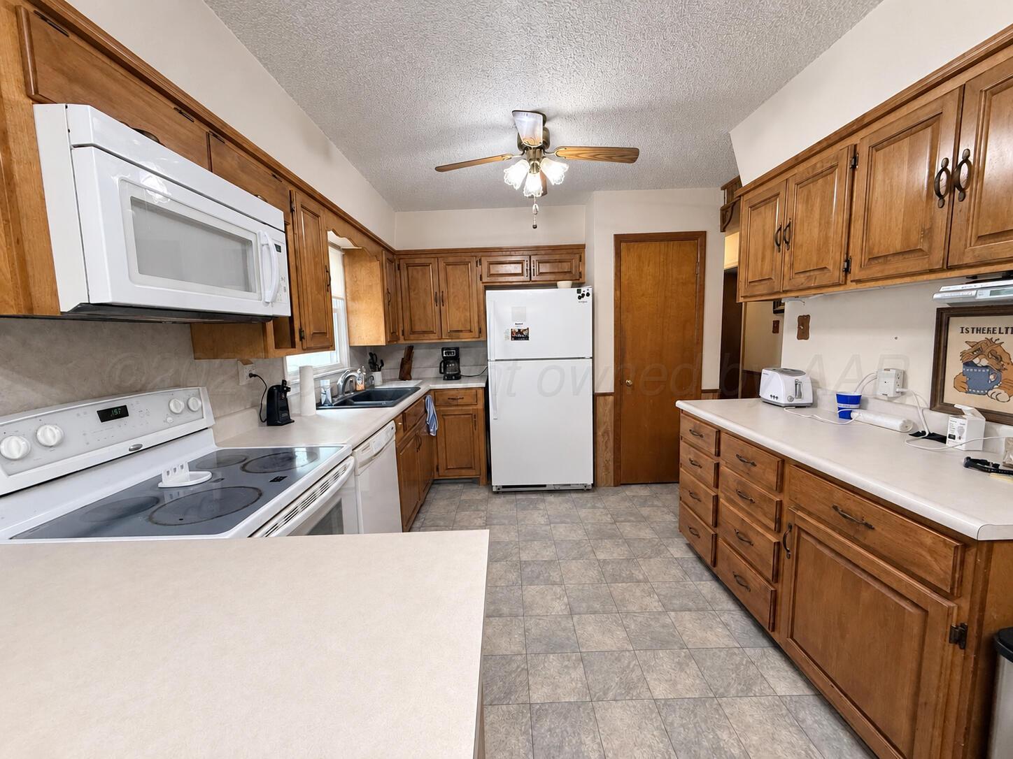 1808 N Christy Street Property Photo 8